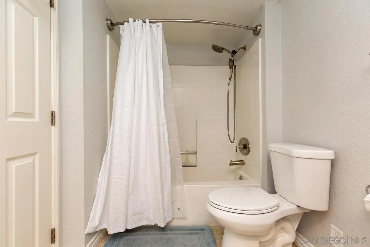 https://cdn.realtyfeed.com/cdn/127/260012508/2ef52b22404b7d540df343addf62423f.webp