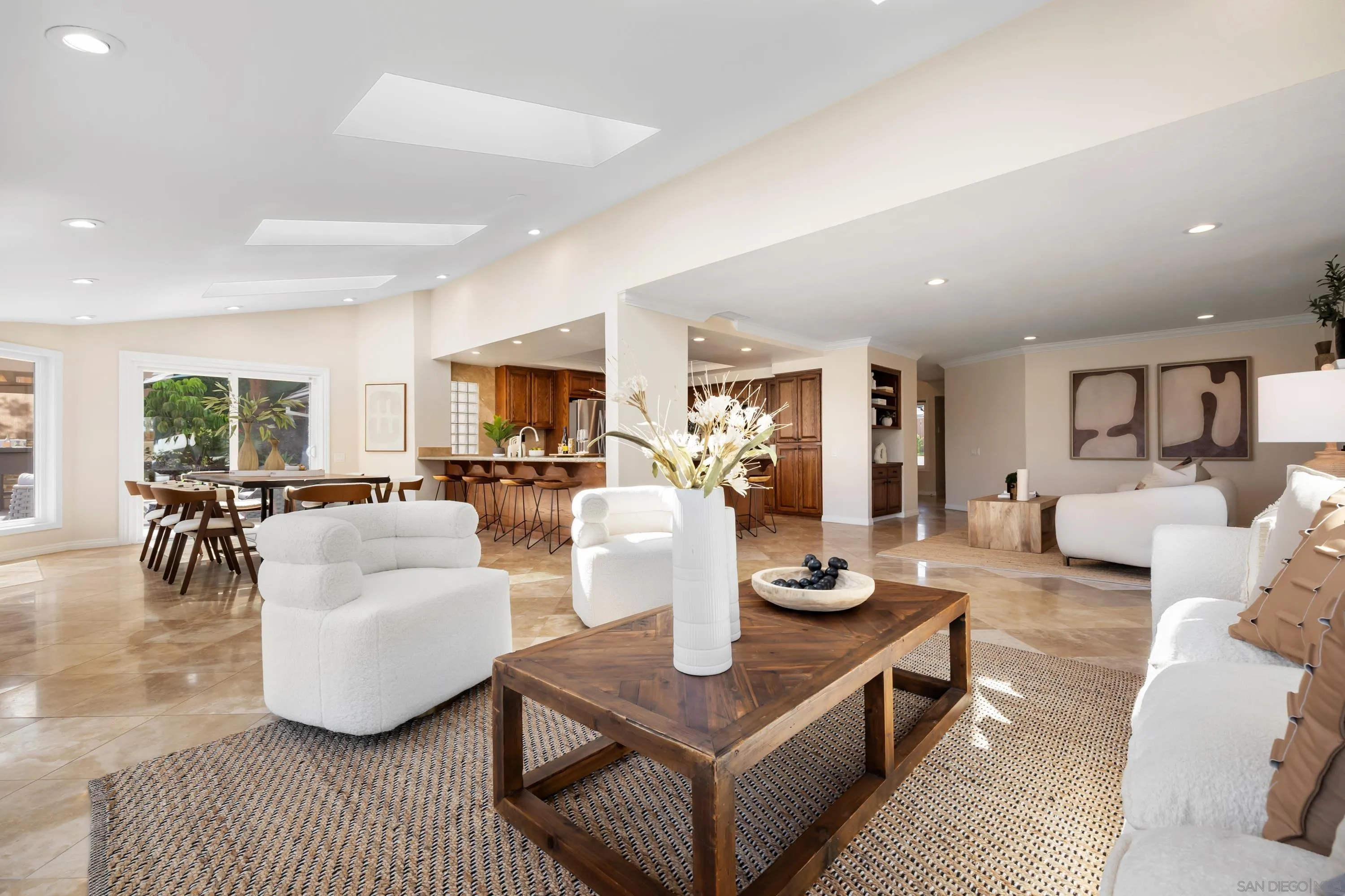https://cdn.realtyfeed.com/cdn/127/260012517/7e40aca88a6abcc2207db024eb950bcb.webp