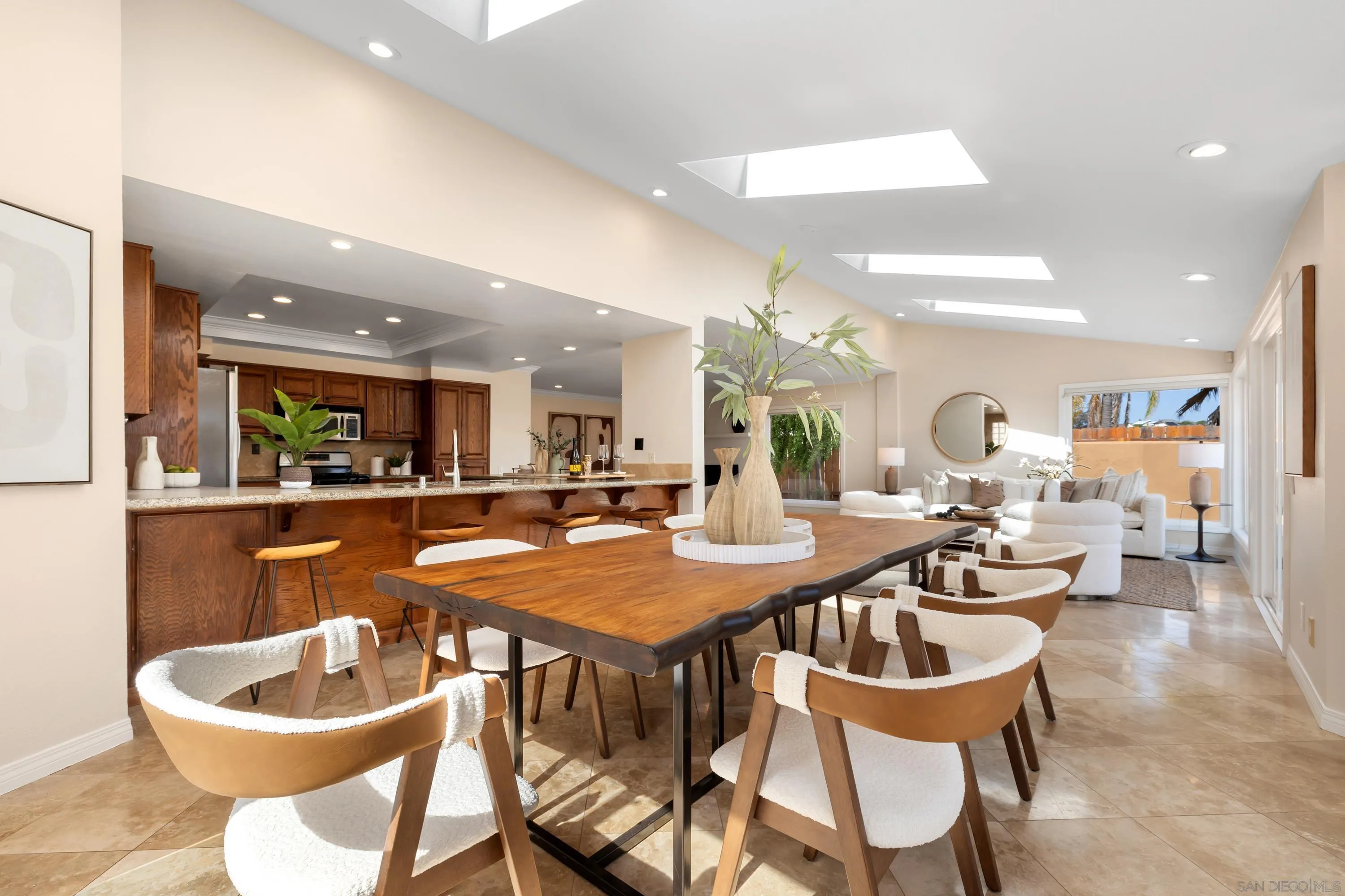 https://cdn.realtyfeed.com/cdn/127/260012517/b9e36b84dea650dc860d2368b8b69578.webp