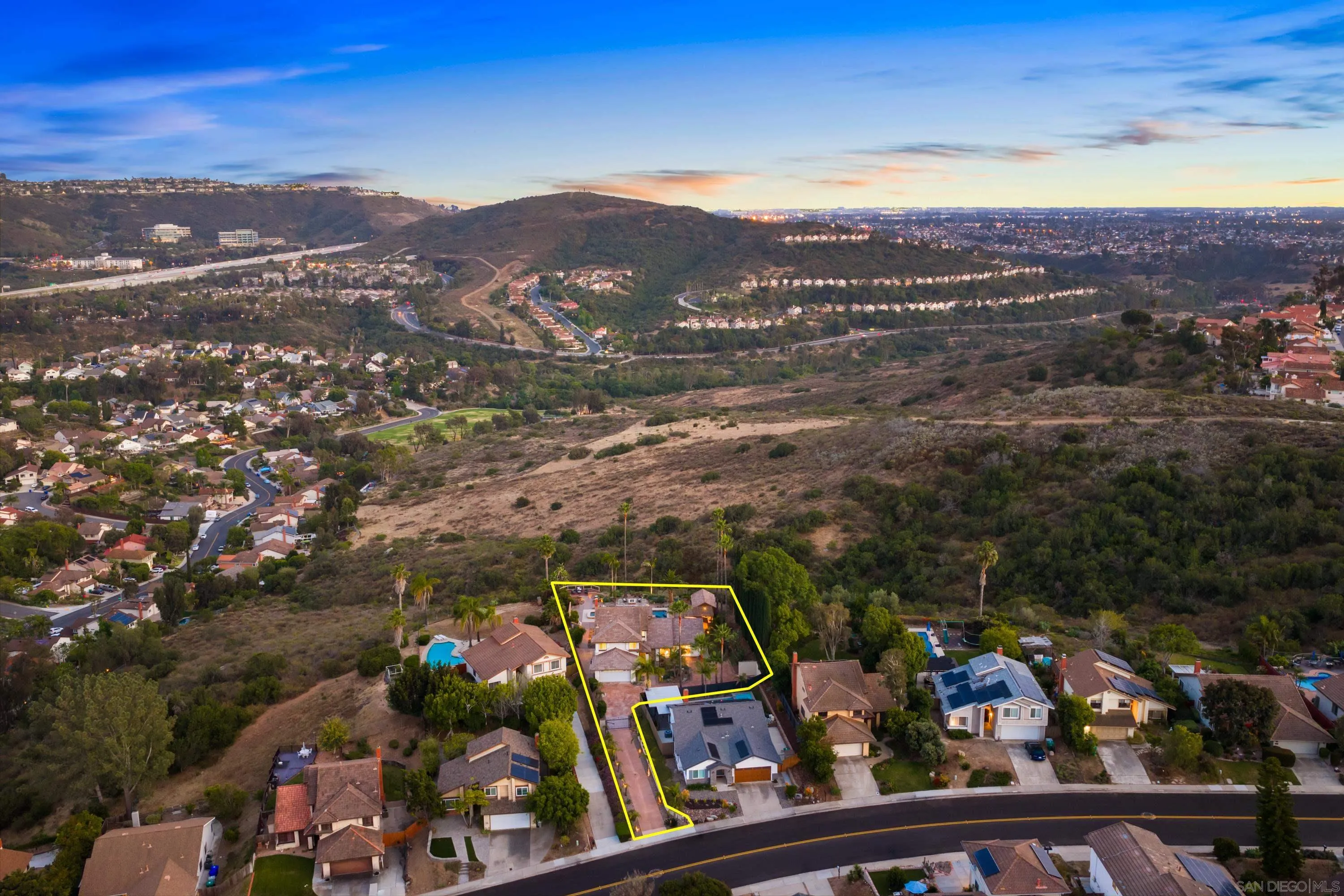 https://cdn.realtyfeed.com/cdn/127/260012517/db2fd056e37a19e3c76d0b7f36fc93e5.webp