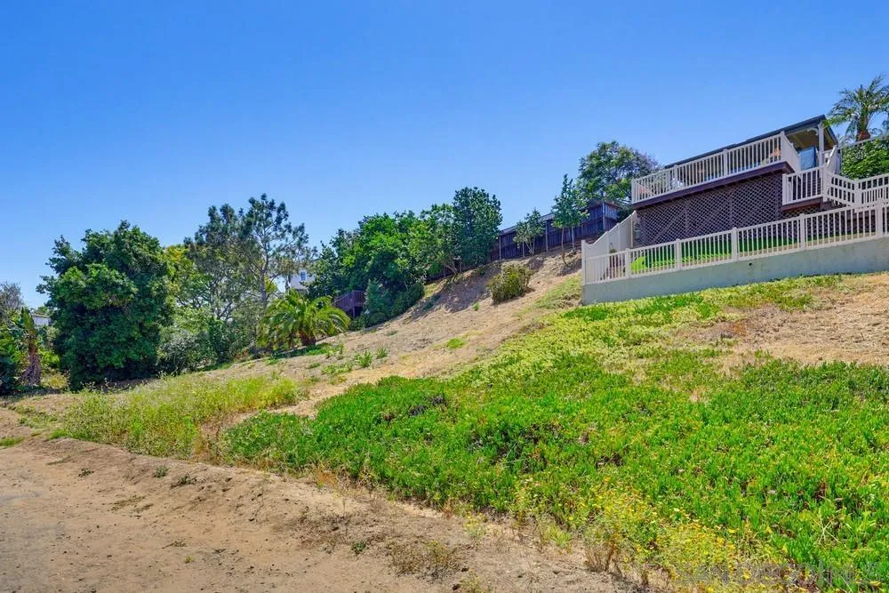 https://cdn.realtyfeed.com/cdn/127/260012518/64e0a82d50f56bf9e53fcce112b401a9.webp