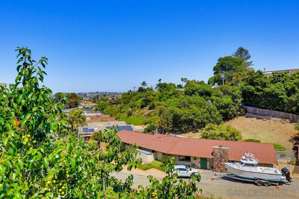 https://cdn.realtyfeed.com/cdn/127/260012518/c9bc2d387dcba436a2704ebf0e9e19c1.webp
