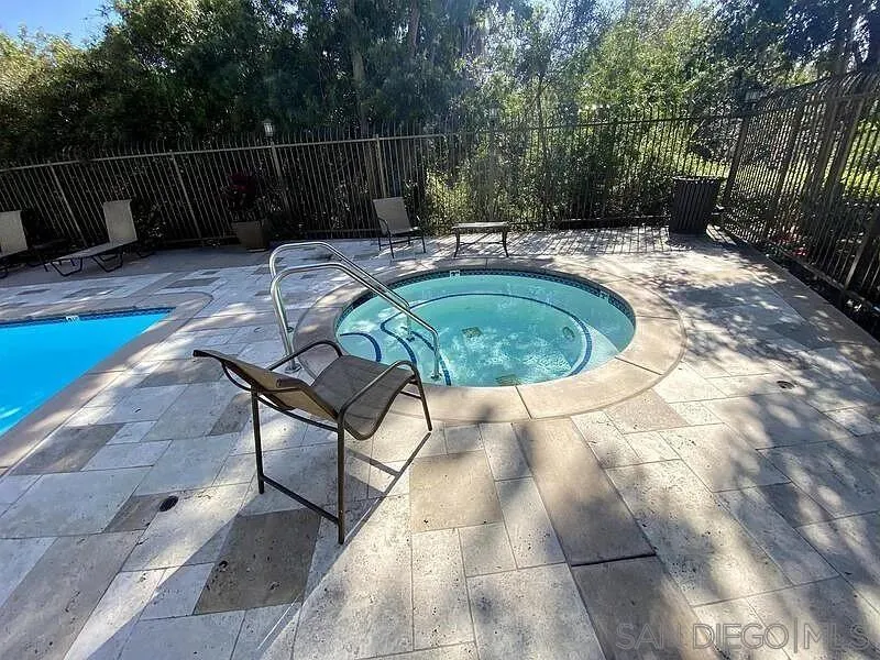 Photo #12: 260012519 Listing: Photo #12
