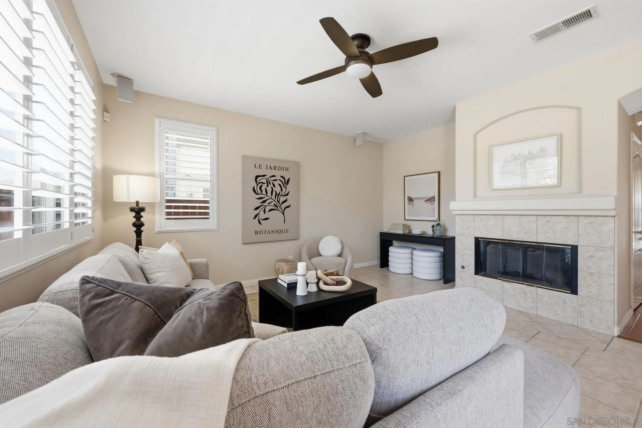 https://cdn.realtyfeed.com/cdn/127/260012522/2ad79367effba6505732295d66c7bc8f.webp