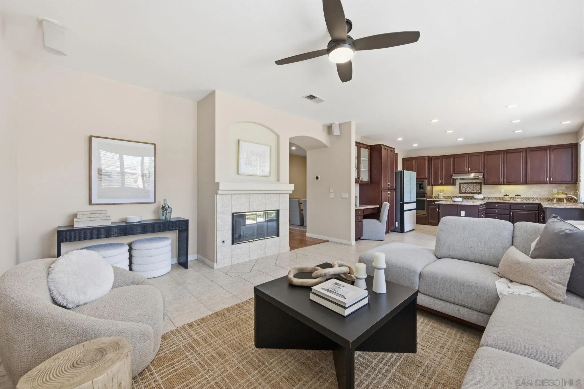 https://cdn.realtyfeed.com/cdn/127/260012522/b1f4bcb28ce1268a1c2d127fa9361f9f.webp