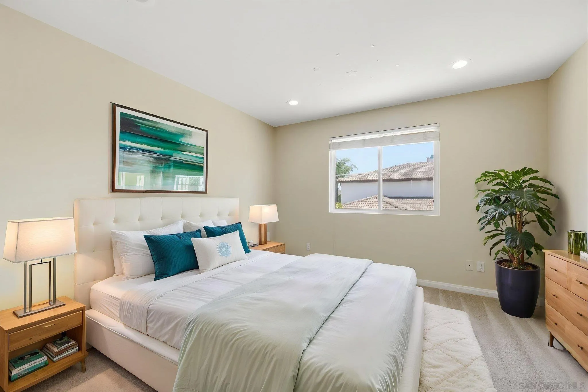 https://cdn.realtyfeed.com/cdn/127/260012522/c97ec3f49eb36dfa9e486a314a881e07.webp