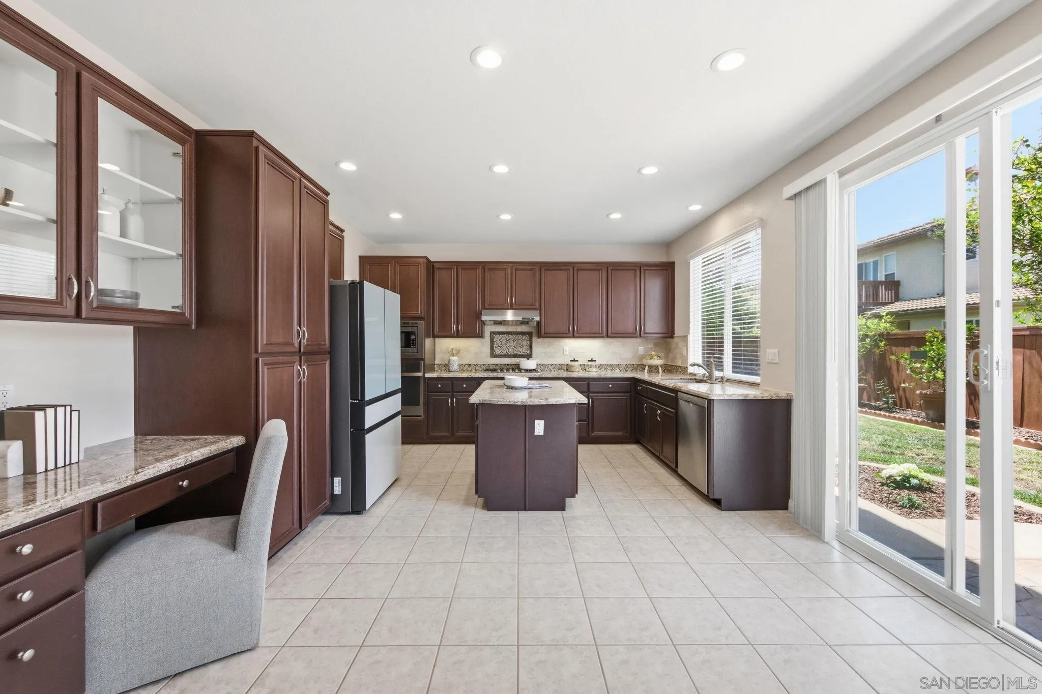 https://cdn.realtyfeed.com/cdn/127/260012522/f421a8c92044ad610953048c28aca9dc.webp