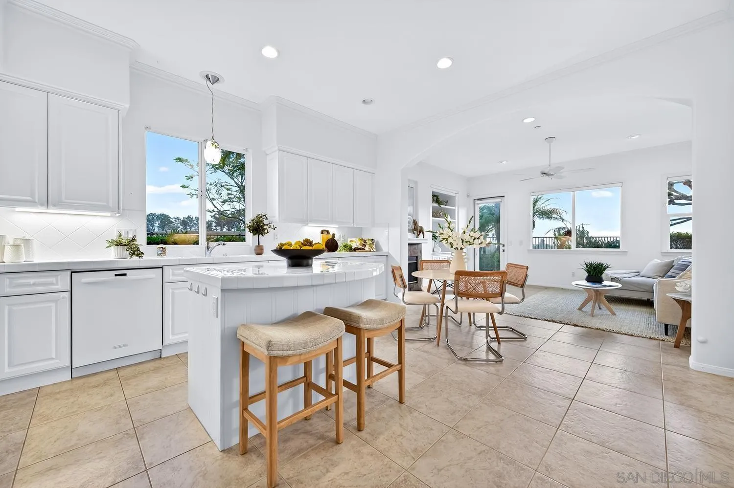 https://cdn.realtyfeed.com/cdn/127/260012523/03ba60589e3d1ee99d1bccdbd360d2dc.webp