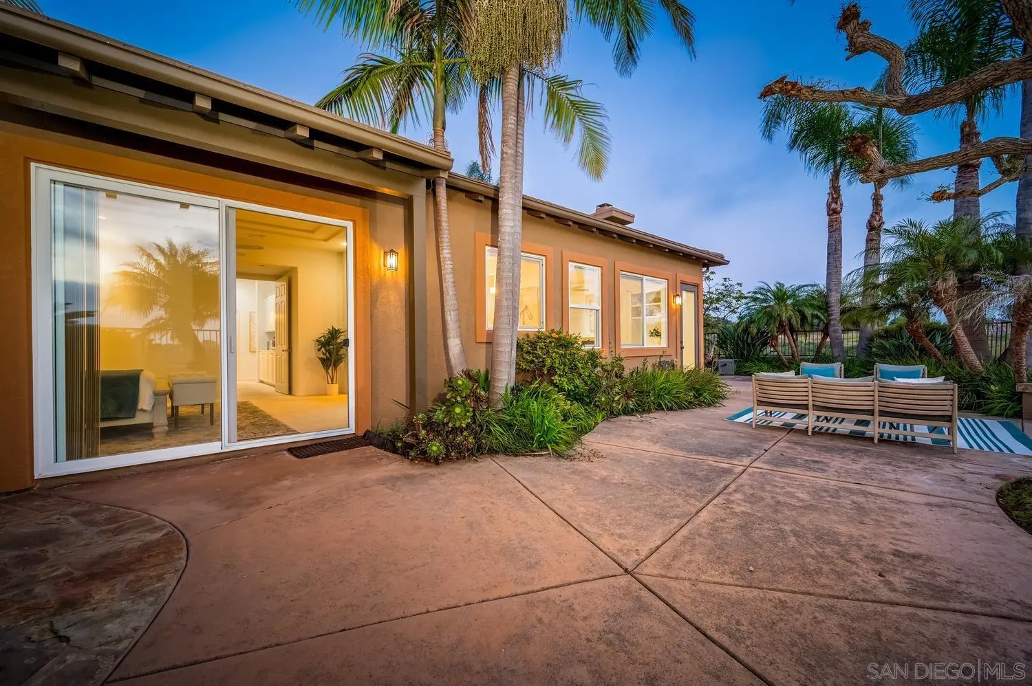 https://cdn.realtyfeed.com/cdn/127/260012523/5b3f6f9da9a9dde3c46fb6a9f75be823.webp