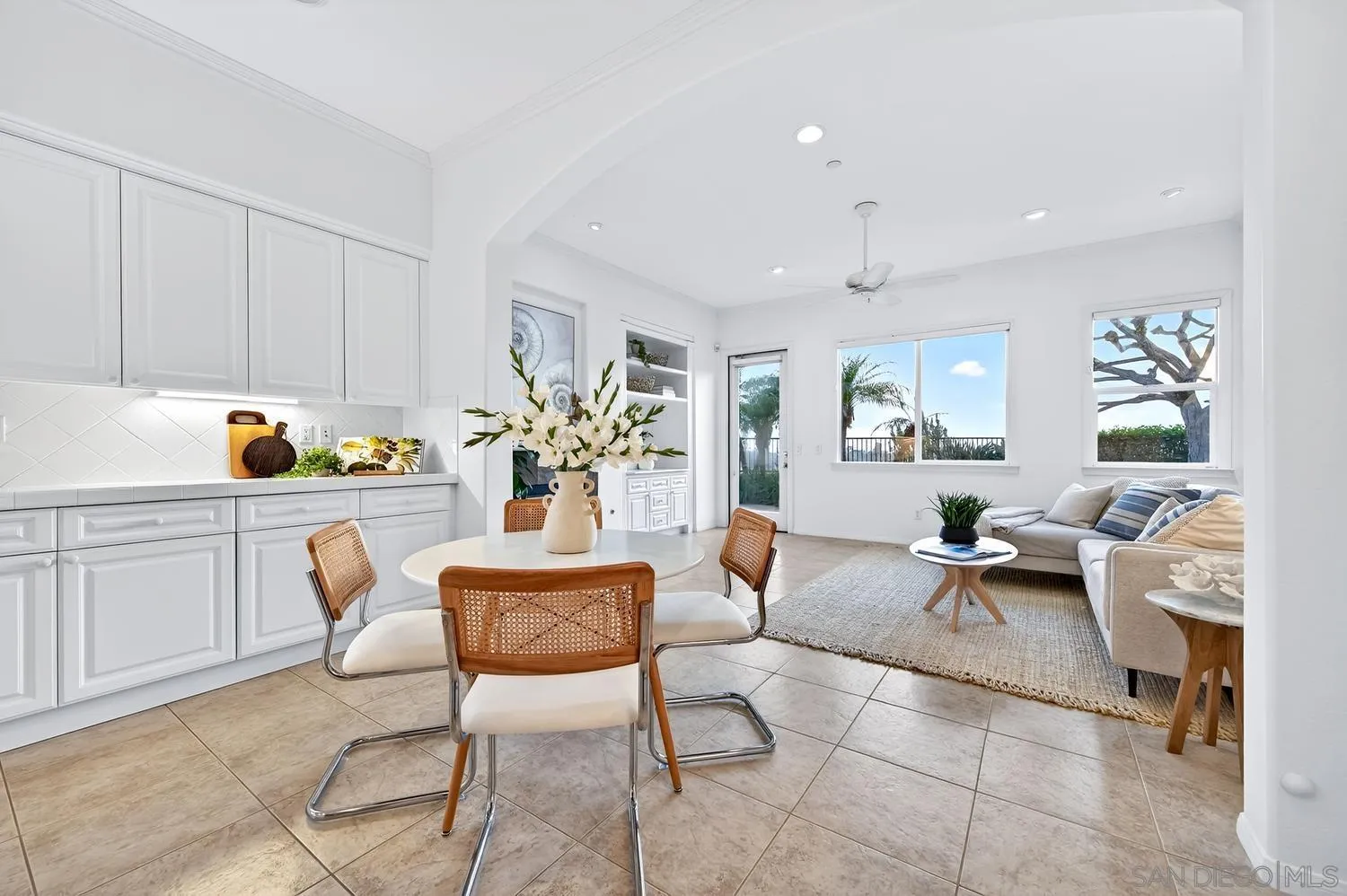 https://cdn.realtyfeed.com/cdn/127/260012523/d68bda16b9a9a00a5a13c3fde7d3b166.webp
