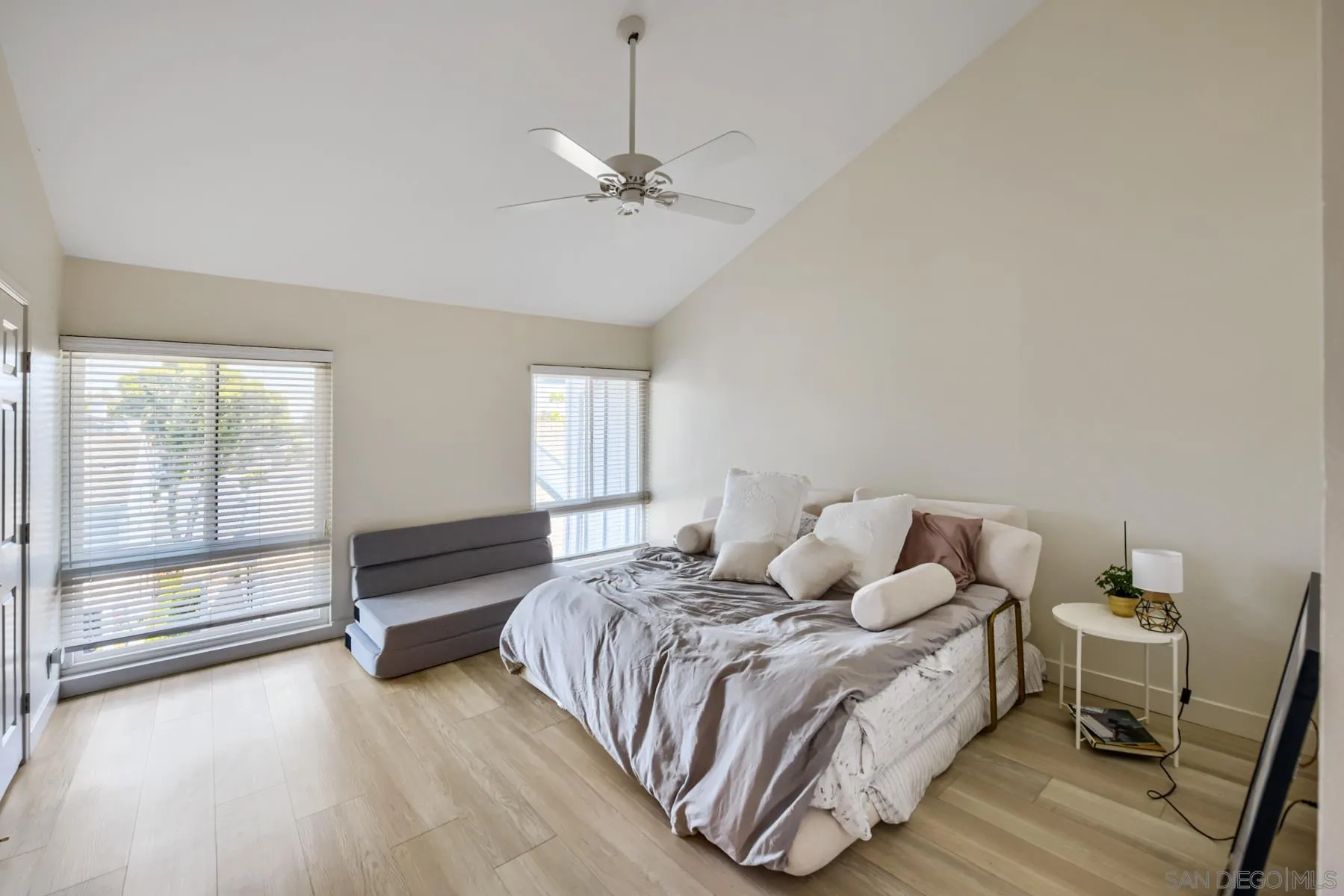 https://cdn.realtyfeed.com/cdn/127/260012525/e167e66e7d60b667a3e3a59176d36b33.webp