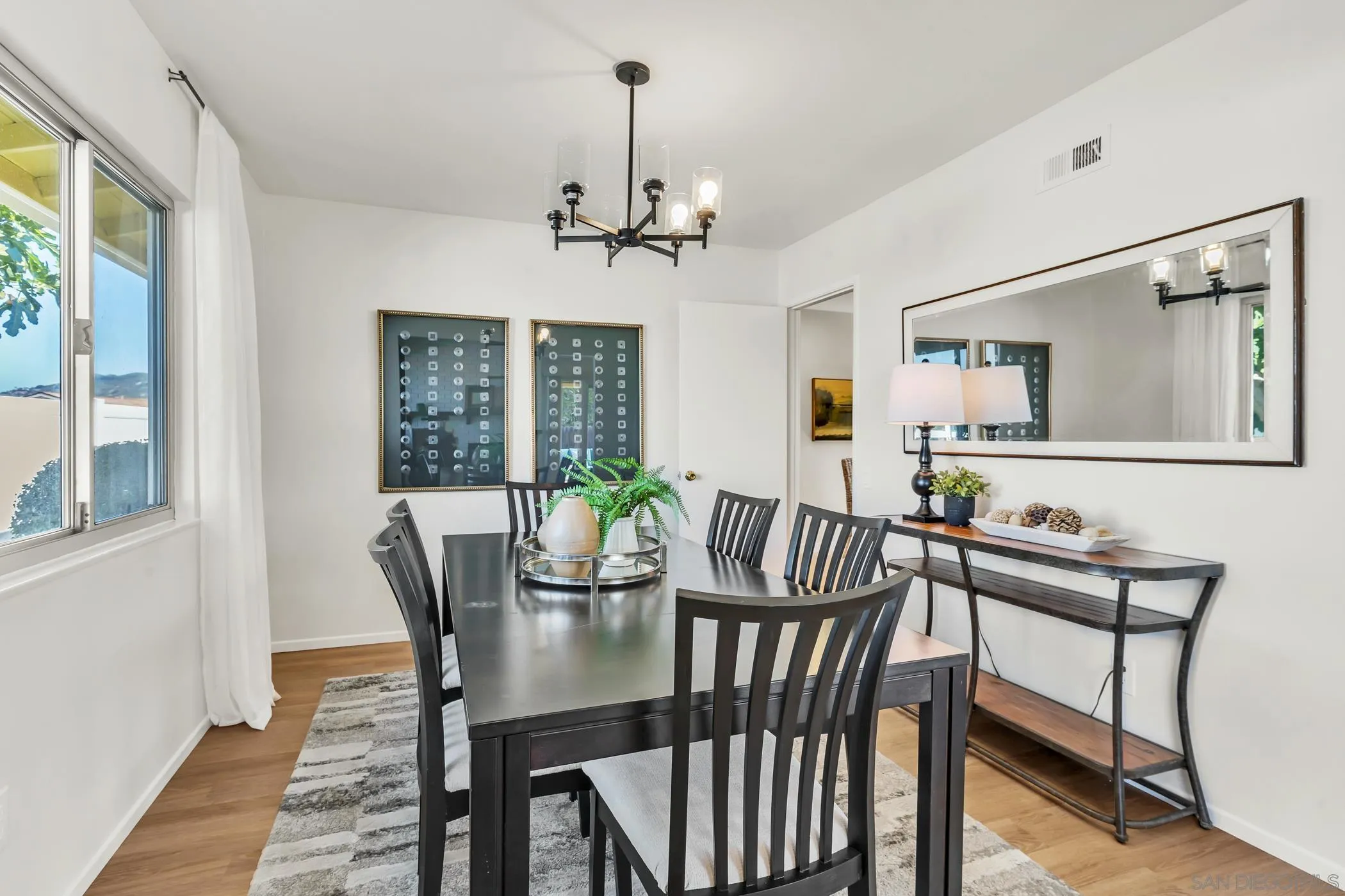 https://cdn.realtyfeed.com/cdn/127/260012526/11d20007c0e2e22f285f8d2f7f9c4d98.webp