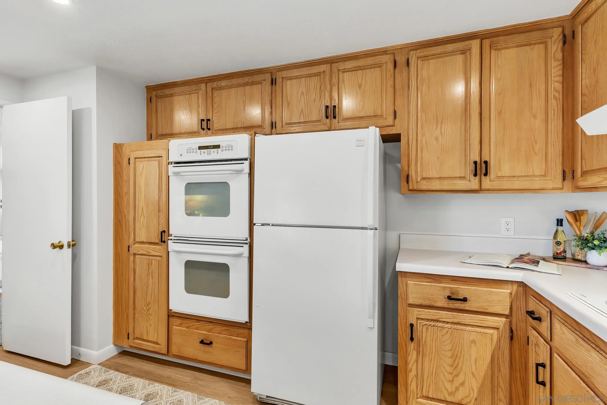 https://cdn.realtyfeed.com/cdn/127/260012526/148652aa40ec8900768c3ce5581e0a06.webp