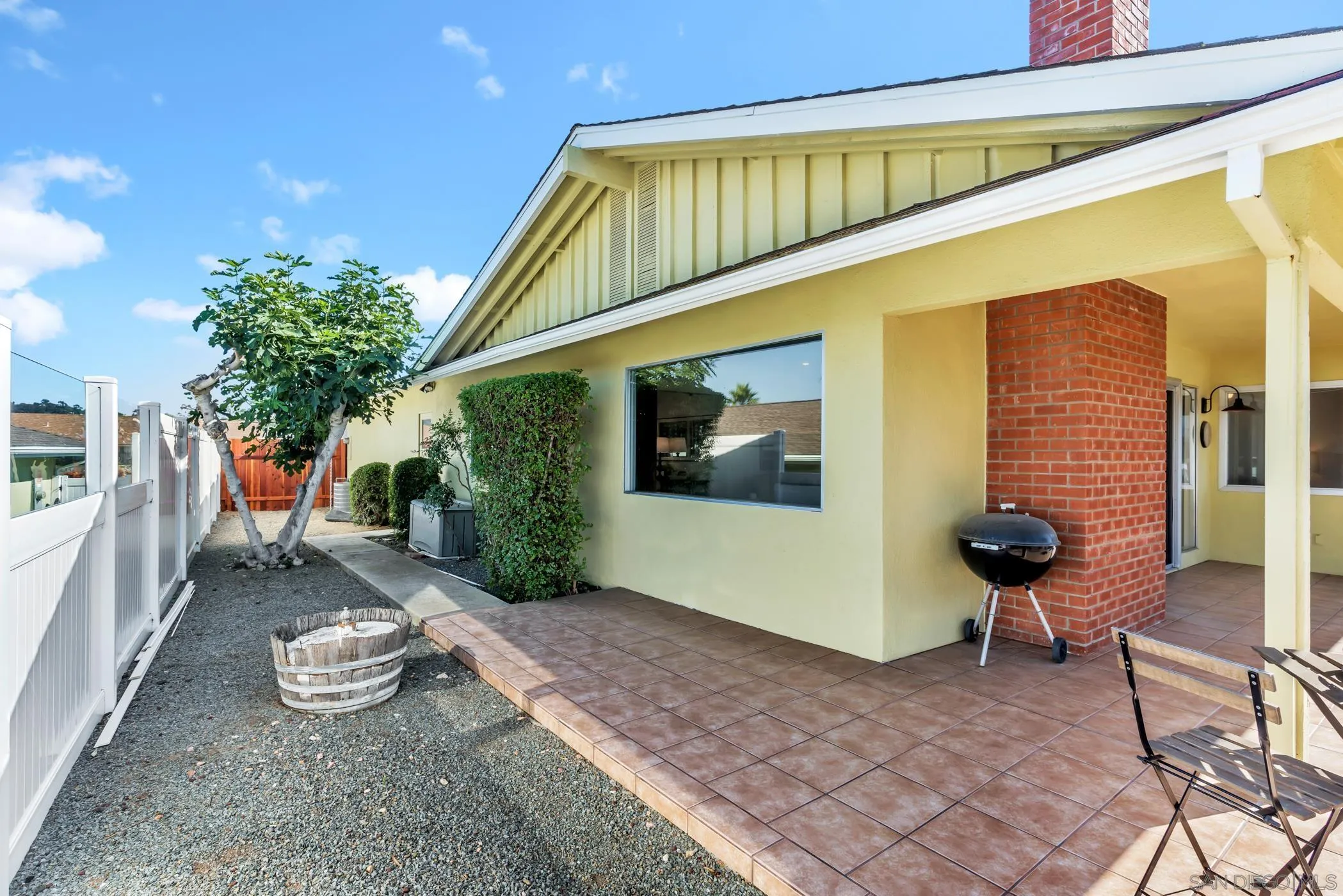 https://cdn.realtyfeed.com/cdn/127/260012526/2215a12c46c33265c91aca0a7b78e558.webp