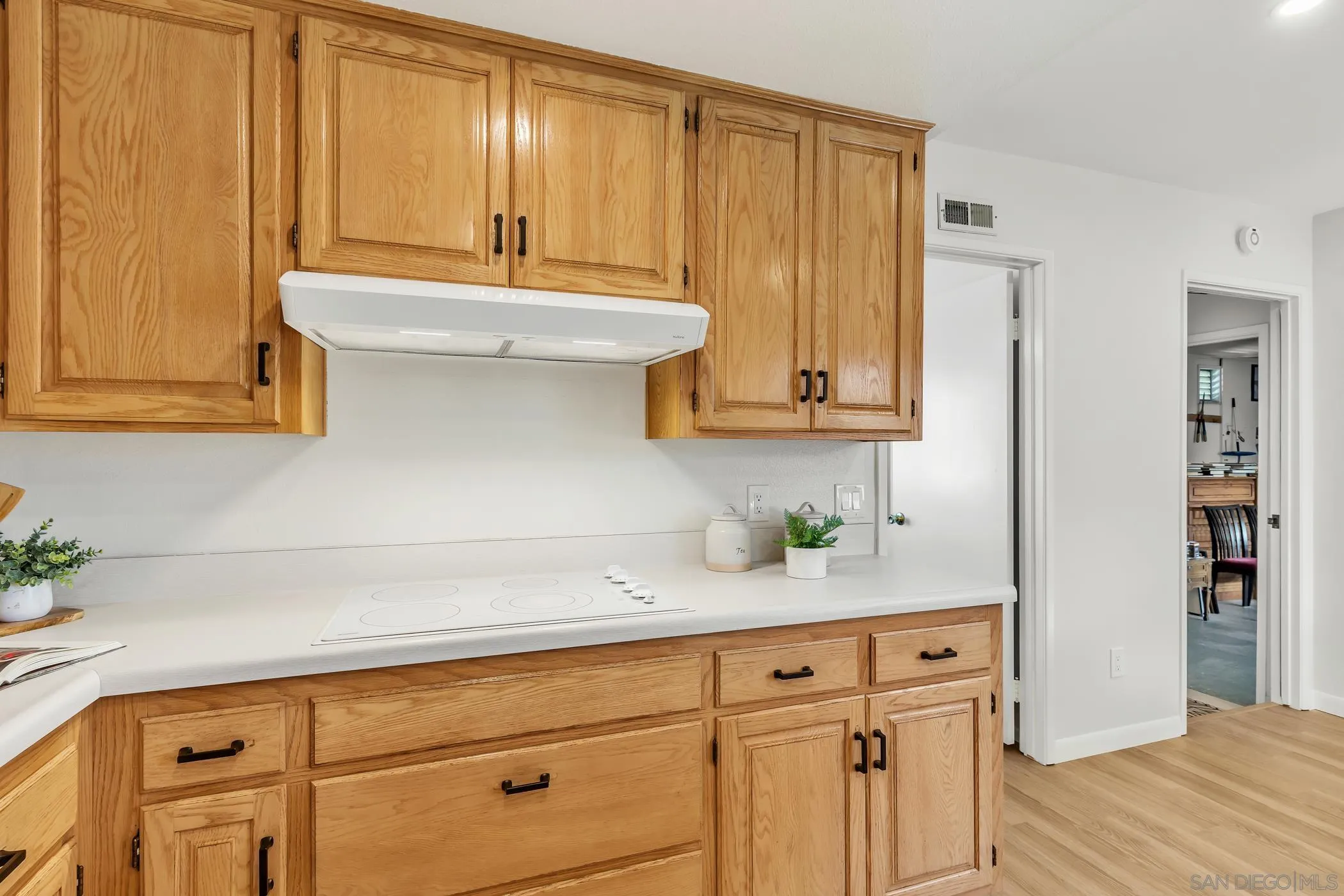 https://cdn.realtyfeed.com/cdn/127/260012526/2fb2116fb0f2b2aaf0d0f05dada65066.webp