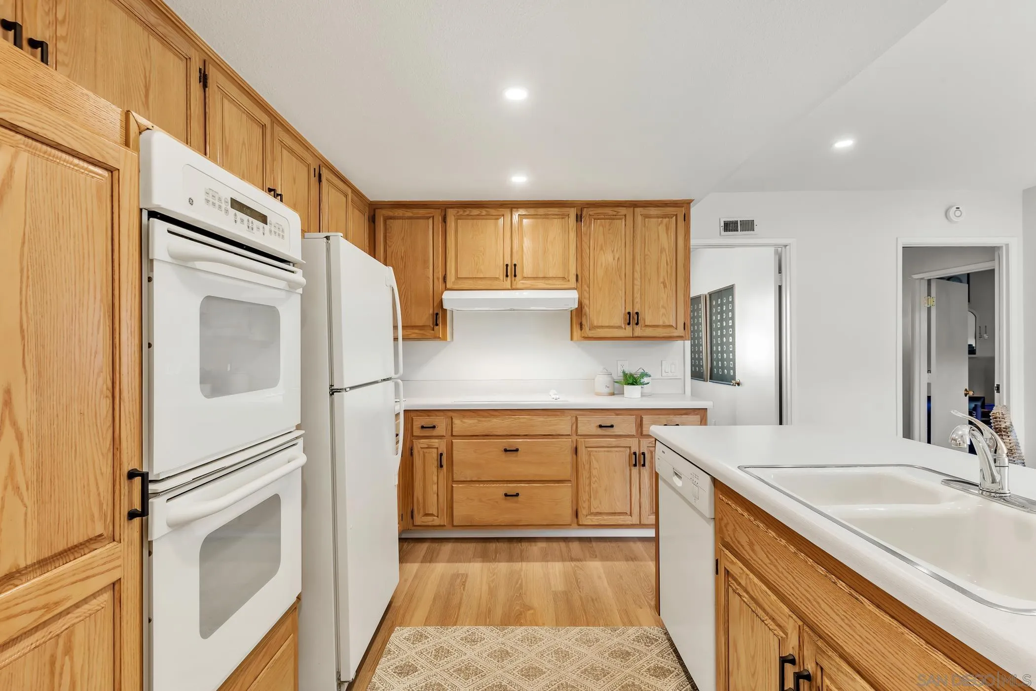https://cdn.realtyfeed.com/cdn/127/260012526/58b4231186dcf69e4ac6c3074509aff9.webp