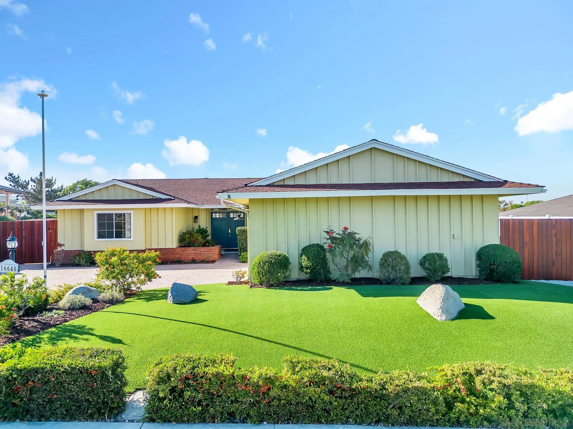 https://cdn.realtyfeed.com/cdn/127/260012526/6d81cb6d13efcb006f9044eee9b5f12b.webp
