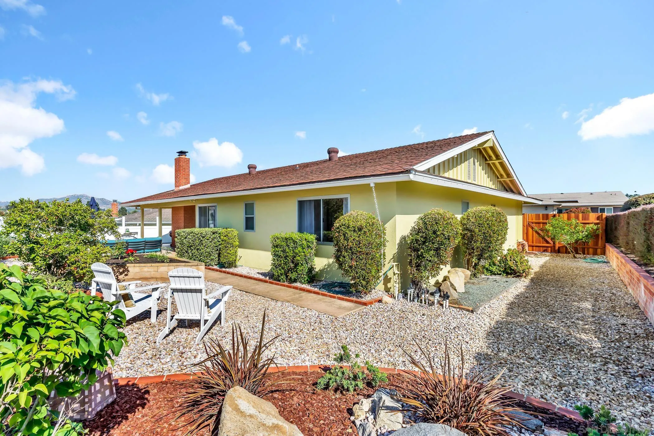 https://cdn.realtyfeed.com/cdn/127/260012526/bfbed6b4b997a5d8098215a0cc3ceae1.webp