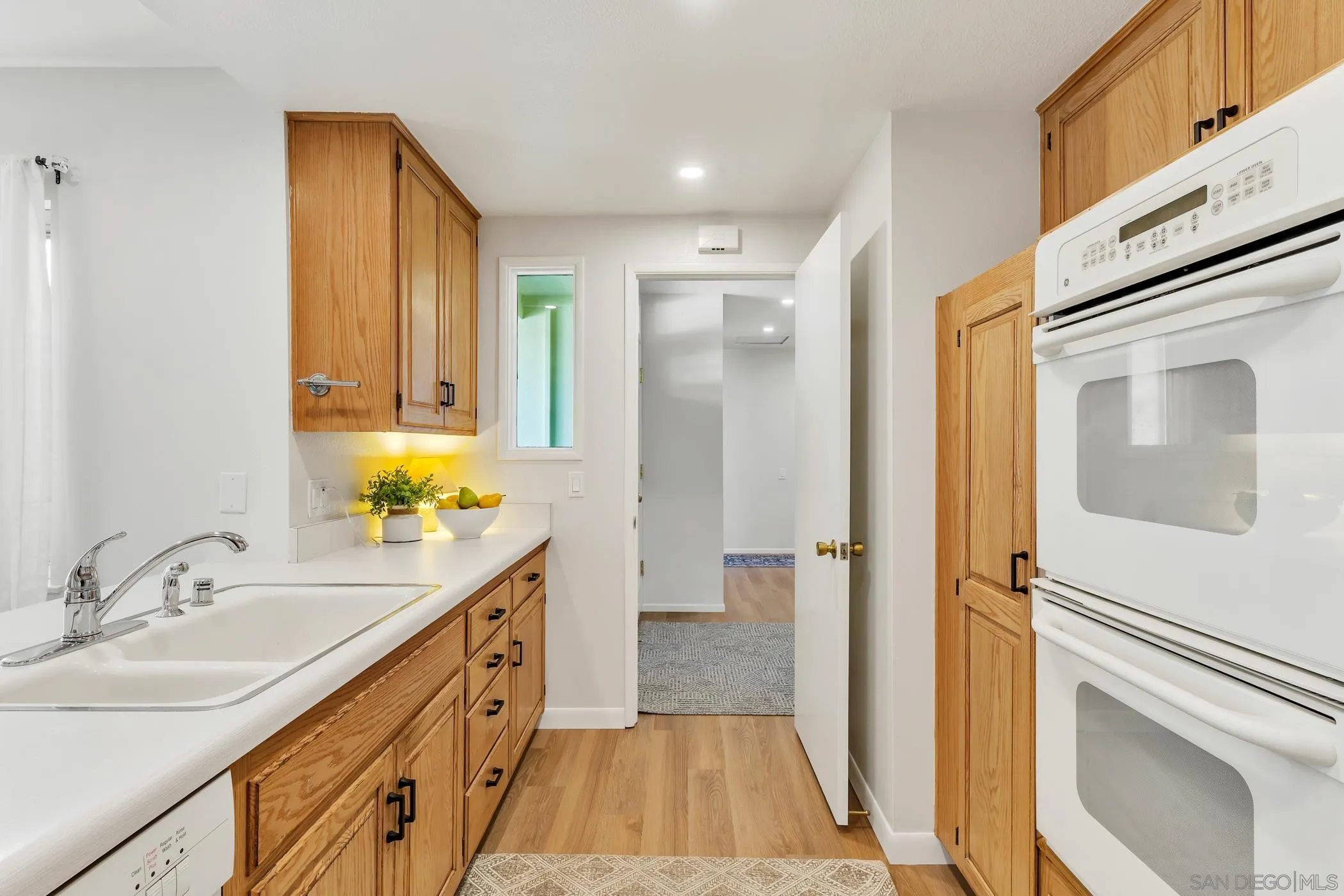 https://cdn.realtyfeed.com/cdn/127/260012526/d378d25488d9c147e7c036150b78ad05.webp