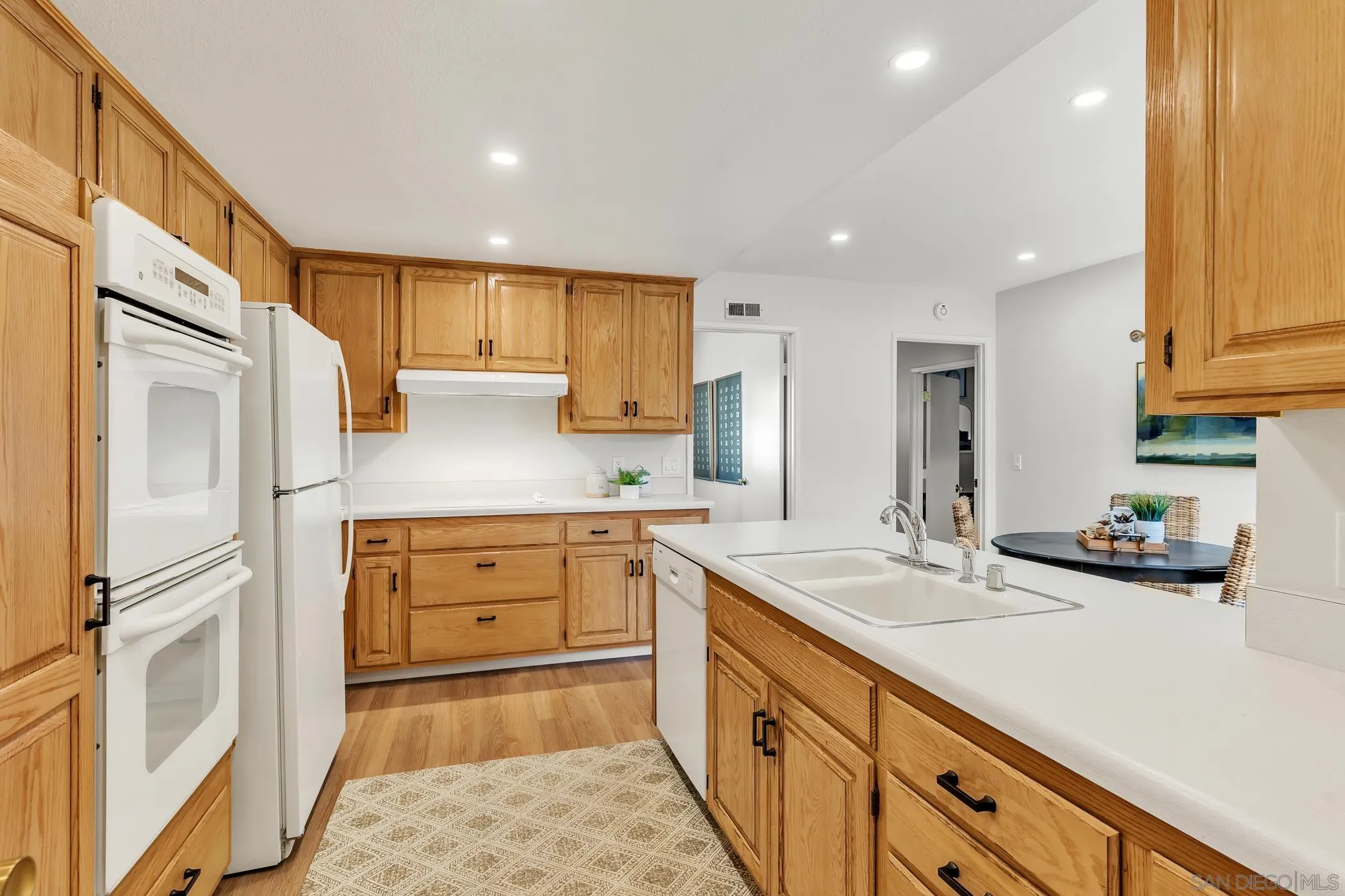https://cdn.realtyfeed.com/cdn/127/260012526/e19c80c4c0d37aac91270db47eafcac0.webp