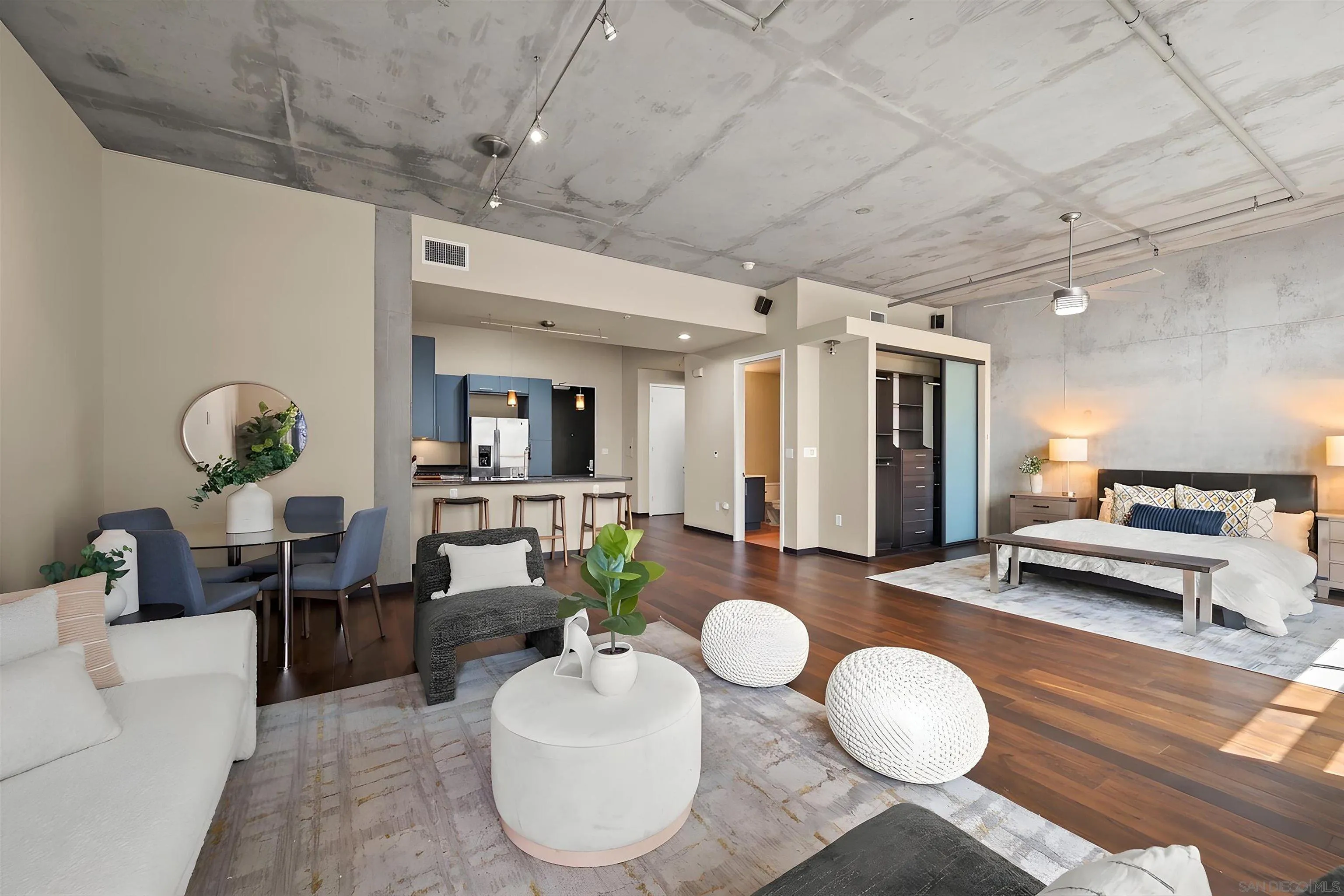 https://cdn.realtyfeed.com/cdn/127/260012529/94605e30a1a2529f64a22702b9d04d01.webp