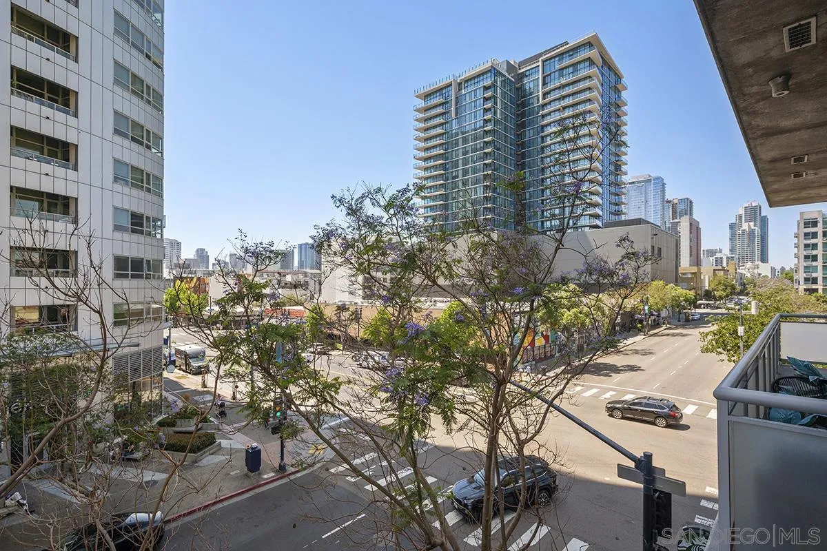 https://cdn.realtyfeed.com/cdn/127/260012529/b6a183dd6334c96bdd57ac3878736127.webp
