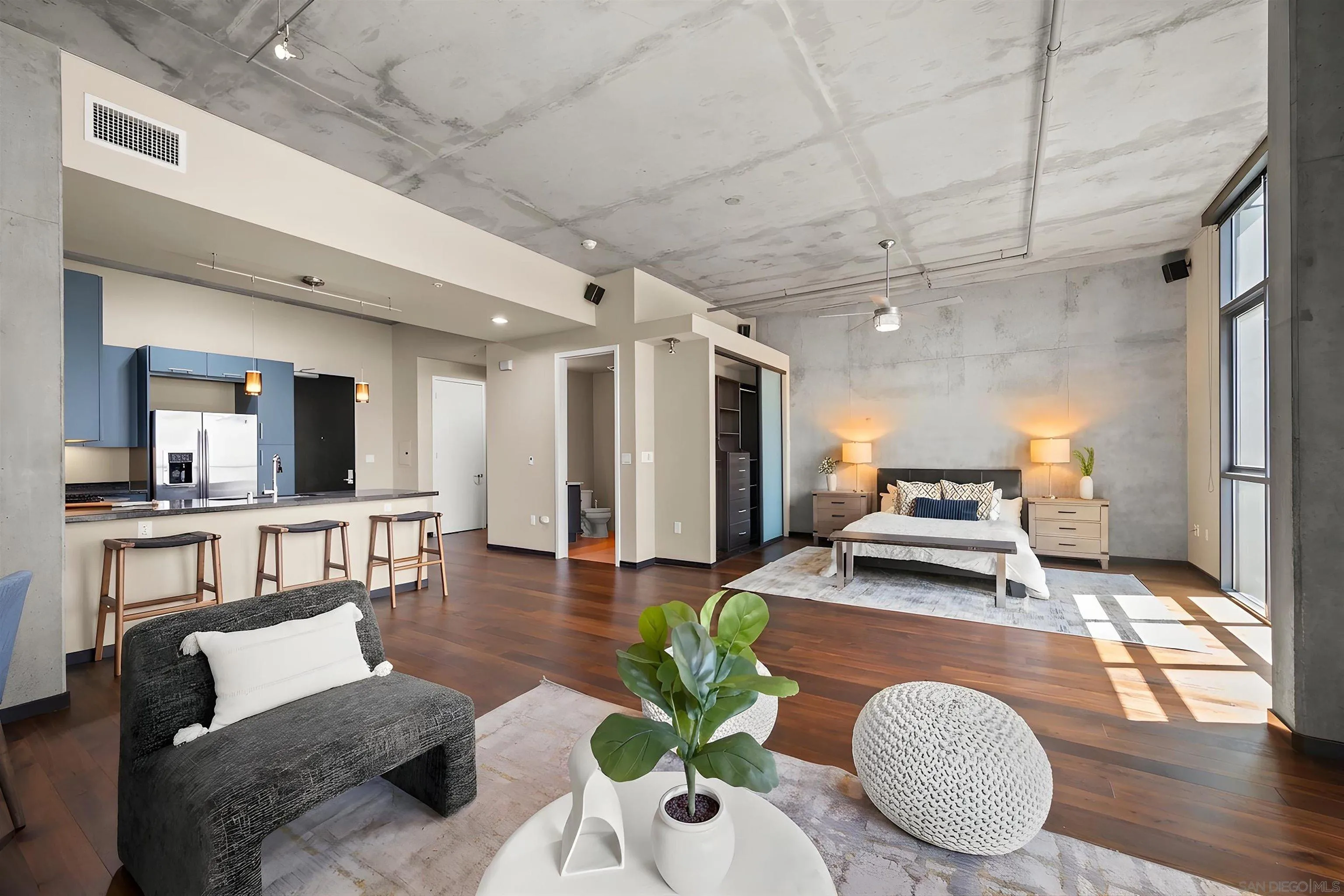https://cdn.realtyfeed.com/cdn/127/260012529/c63dfb87c6cb8575c056a67f85d7023e.webp
