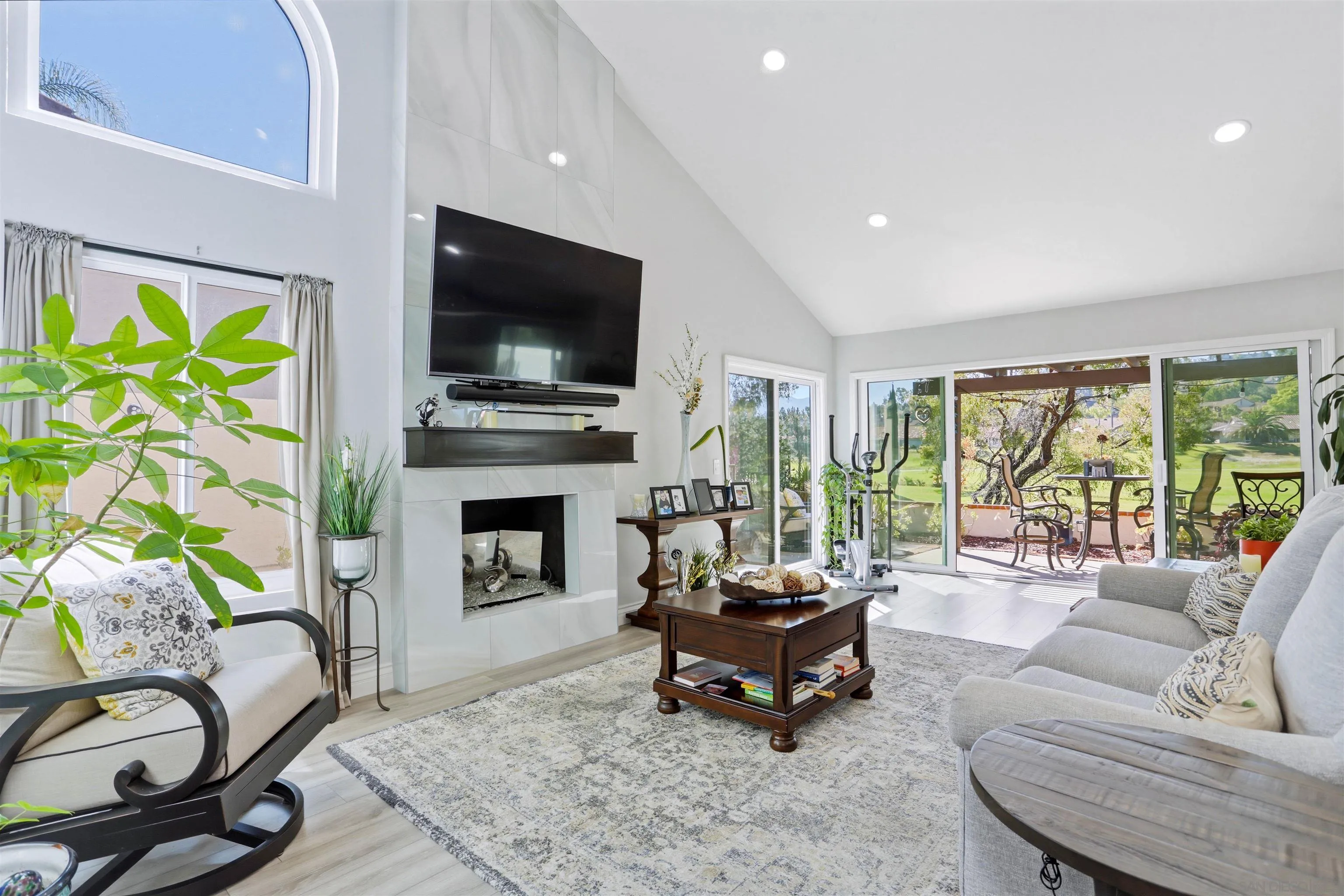 https://cdn.realtyfeed.com/cdn/127/260012530/73b6d30b075c6eec787441ce5b51e1f9.webp