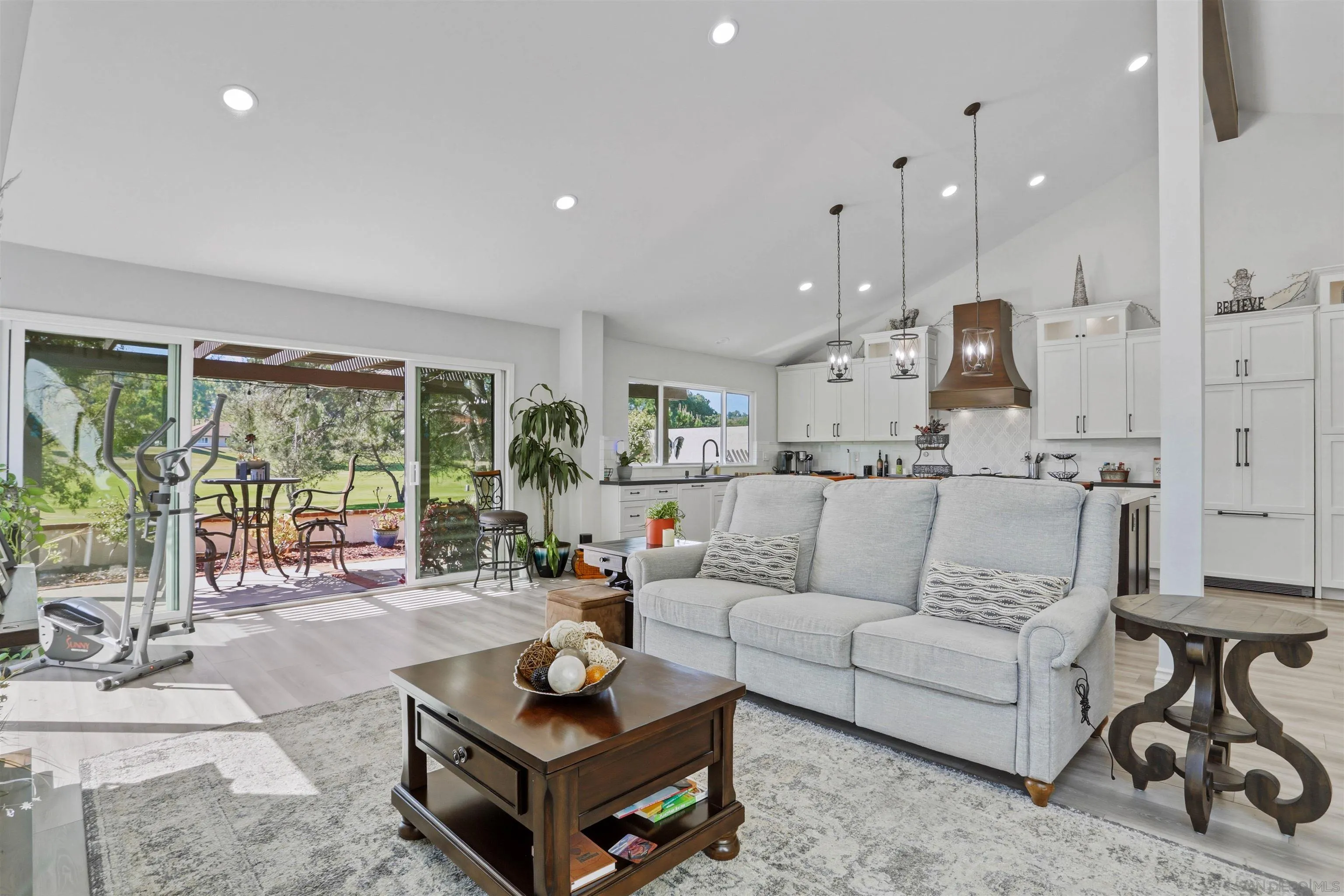 https://cdn.realtyfeed.com/cdn/127/260012530/7db817ba3b1bbb12ad89043dca010b4e.webp