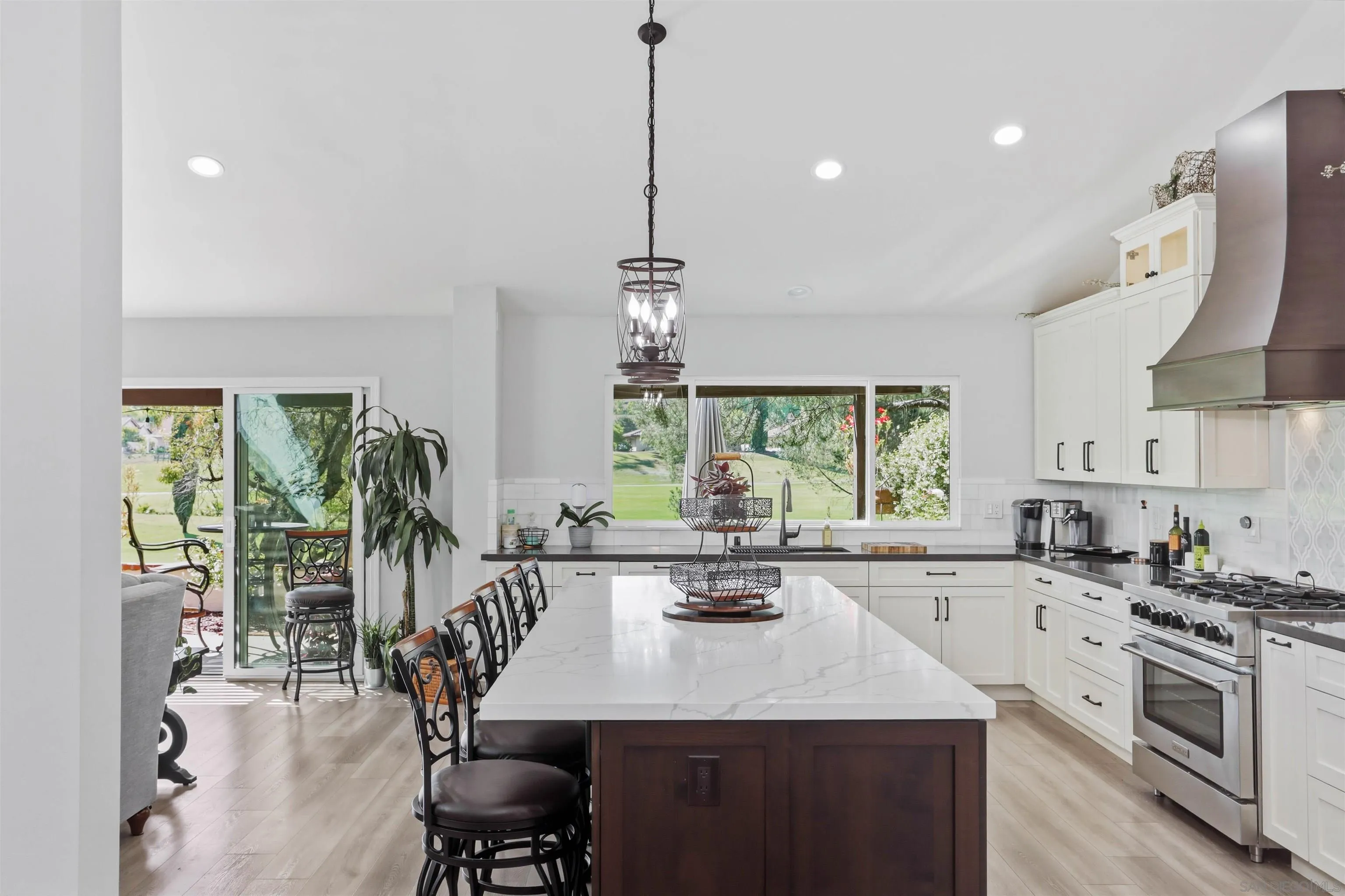 https://cdn.realtyfeed.com/cdn/127/260012530/84d8b83f8b8355a5a41a0a11f0dbe37d.webp