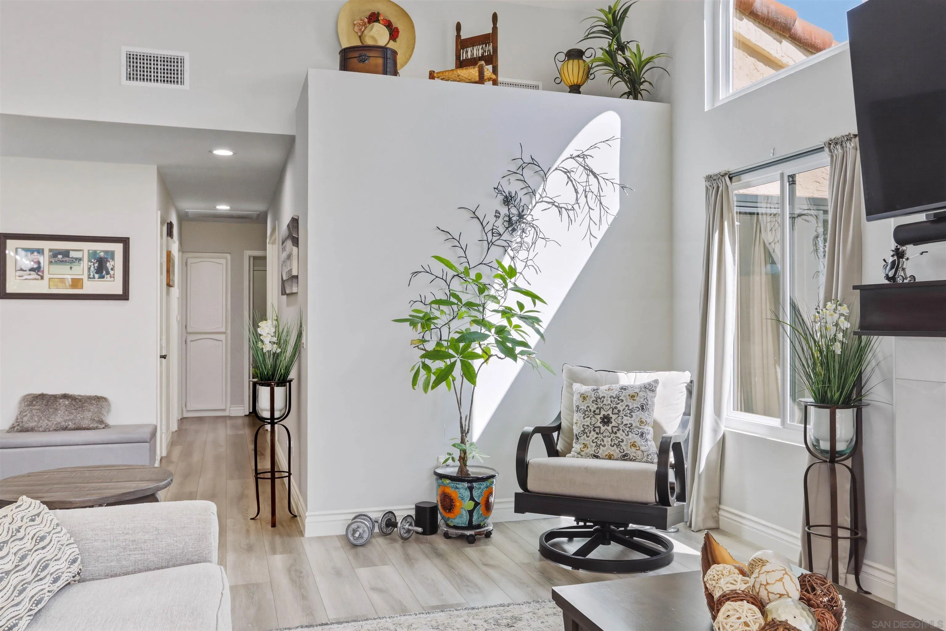 https://cdn.realtyfeed.com/cdn/127/260012530/ef5eb3f8649a9ddd5473dd8ac37136af.webp