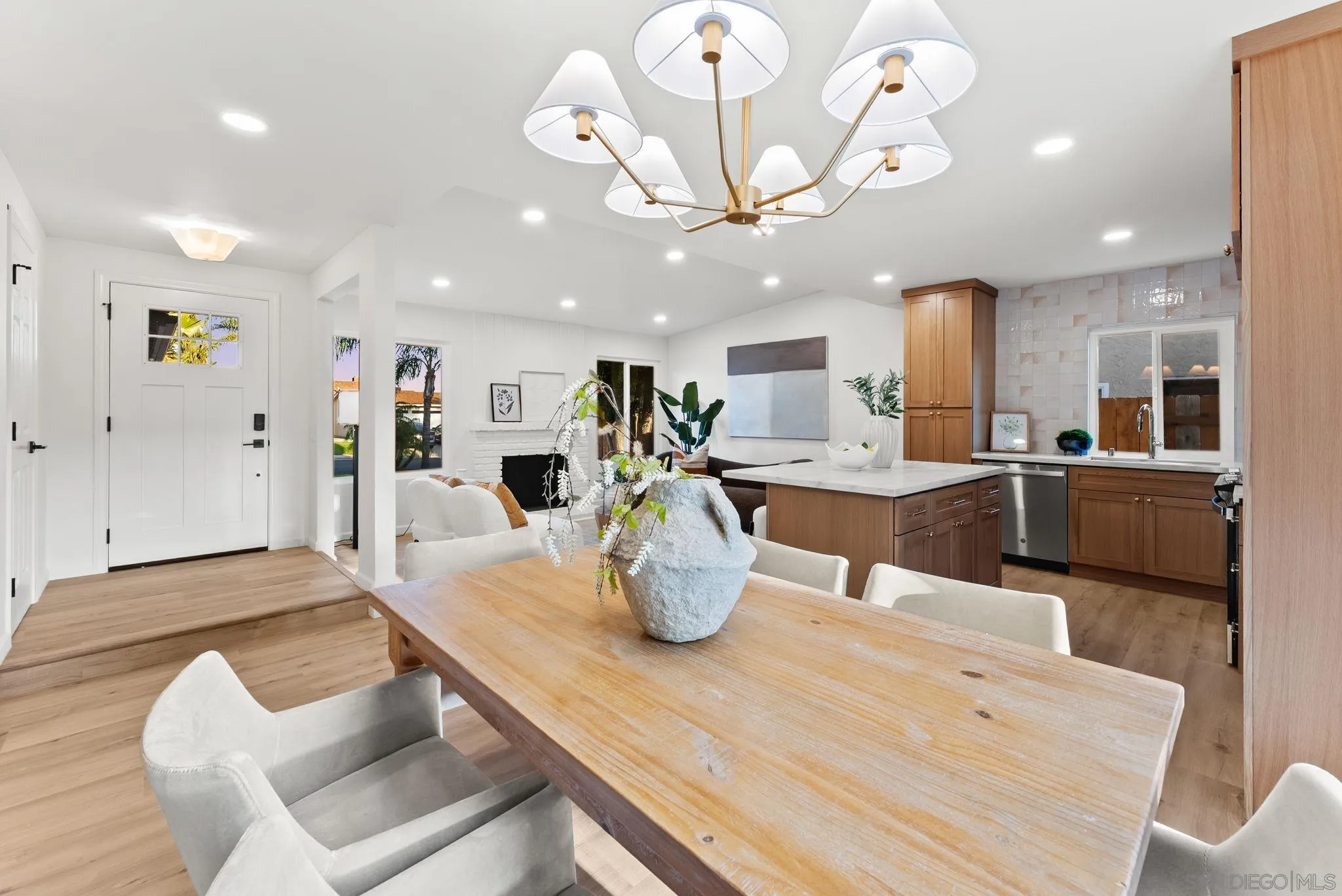 https://cdn.realtyfeed.com/cdn/127/260012531/4994a9b7198be8d3bd14ac084f34a833.webp