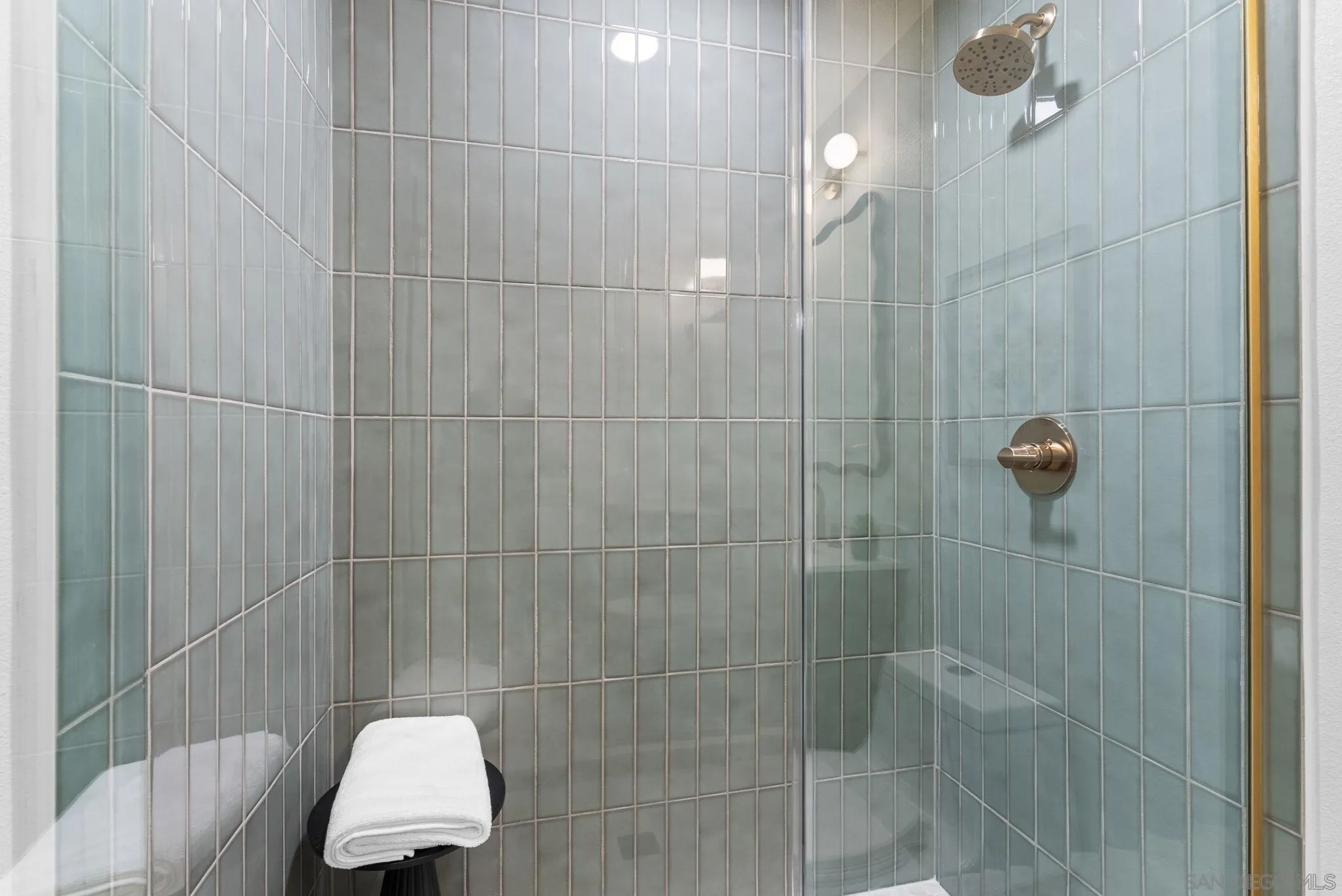 https://cdn.realtyfeed.com/cdn/127/260012531/4df789e9caf7131ed0305a0ed33c9d69.webp