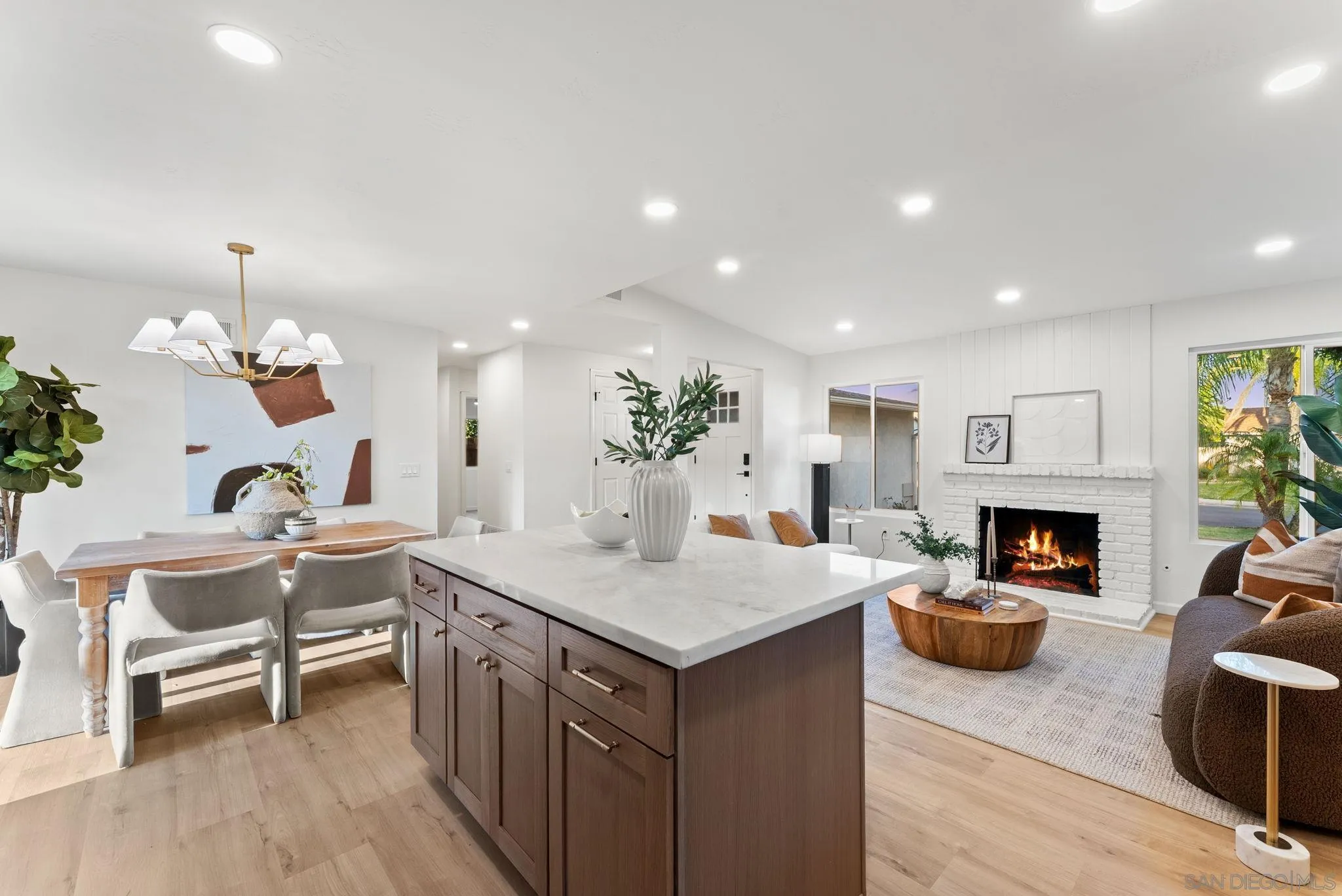 https://cdn.realtyfeed.com/cdn/127/260012531/6c66add112bcac4452d020d6cb3e5b4b.webp