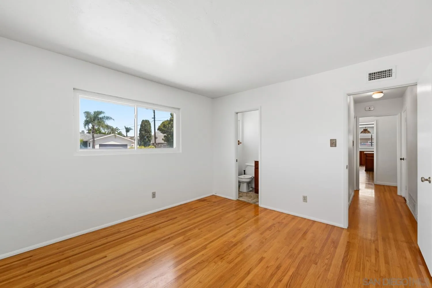 https://cdn.realtyfeed.com/cdn/127/260012532/7eb4787fa26434bcc632582ae2e8b4e6.webp