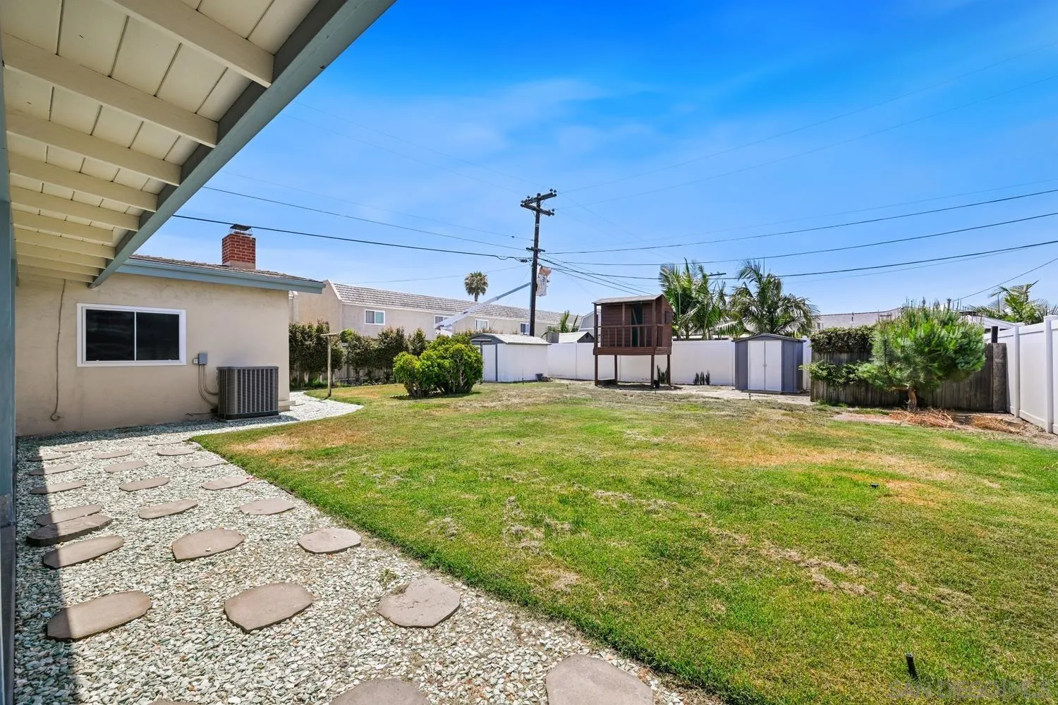 https://cdn.realtyfeed.com/cdn/127/260012532/b42d1b3d8dbc4447d06c6180d5c2676b.webp