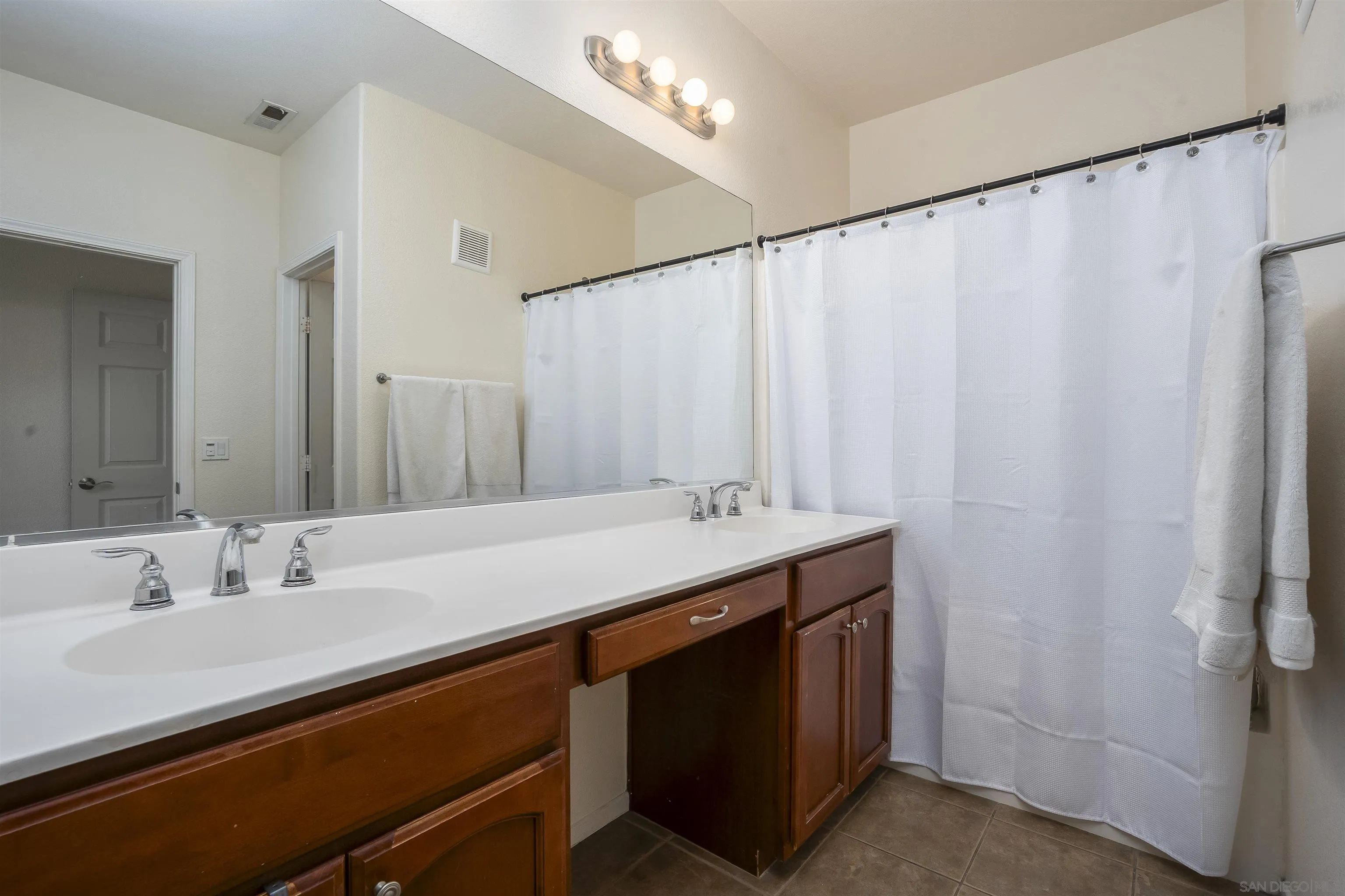 Photo #12: 260012535 Listing: Photo #12