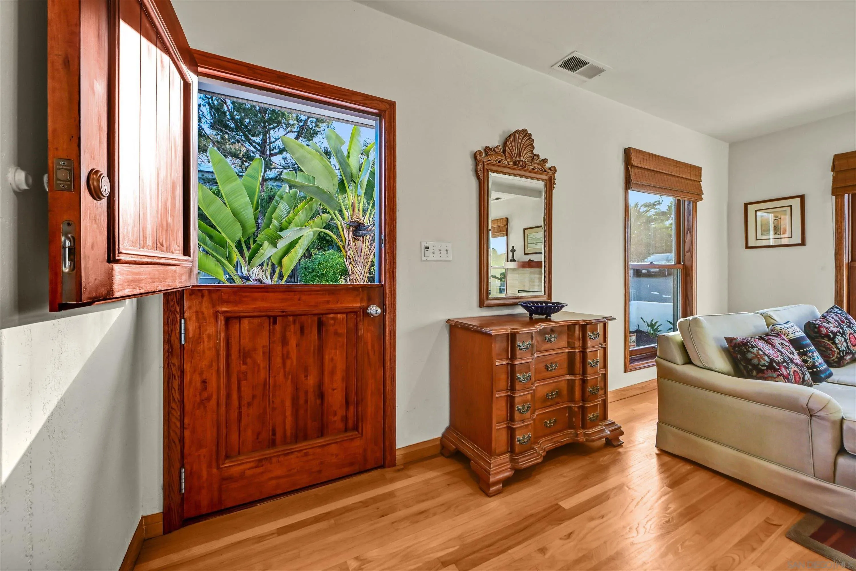 https://cdn.realtyfeed.com/cdn/127/260012538/3f8aa16c6cc0d9f1912491c5ea1190d9.webp
