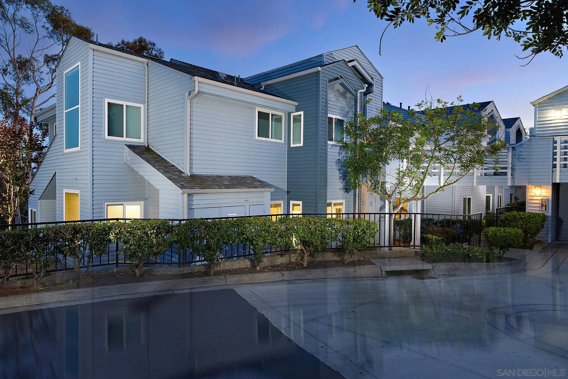 Photo #3: 260012539 Listing: Photo #3