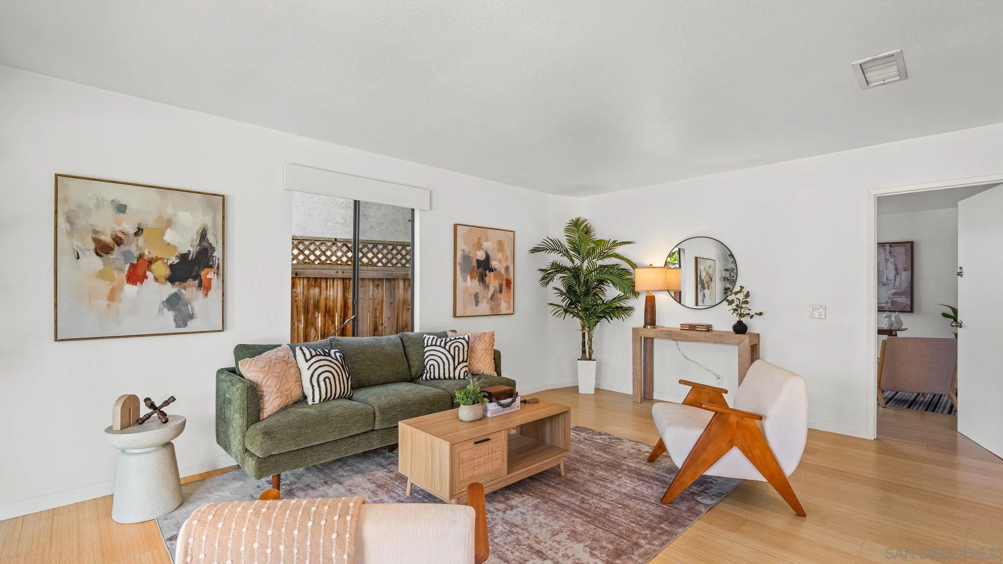 https://cdn.realtyfeed.com/cdn/127/260012543/112c4fba45cb125c2d1eed52405ebab5.webp