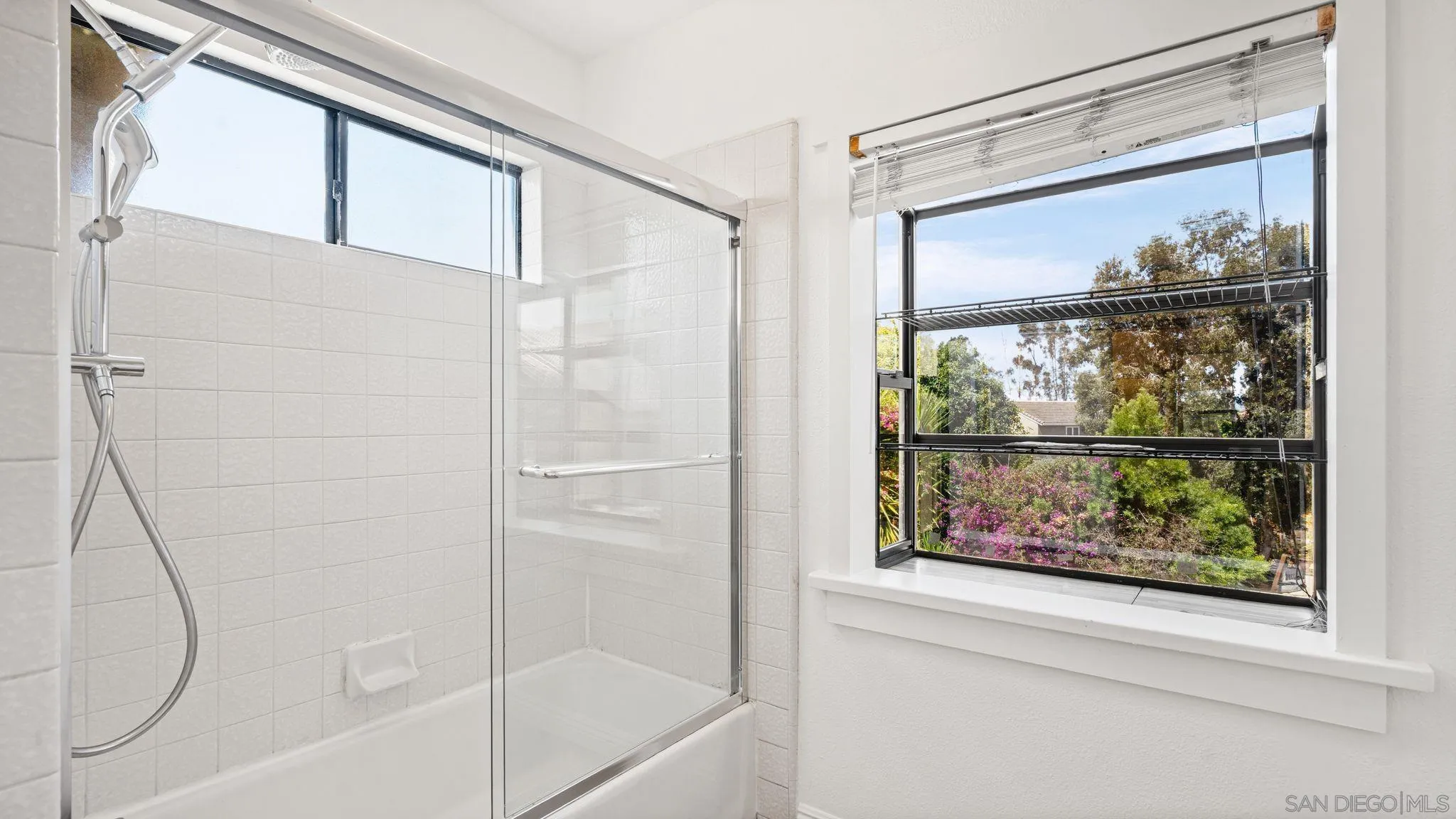 https://cdn.realtyfeed.com/cdn/127/260012543/13f9e8ab551228f3d8d52dcee4091fca.webp