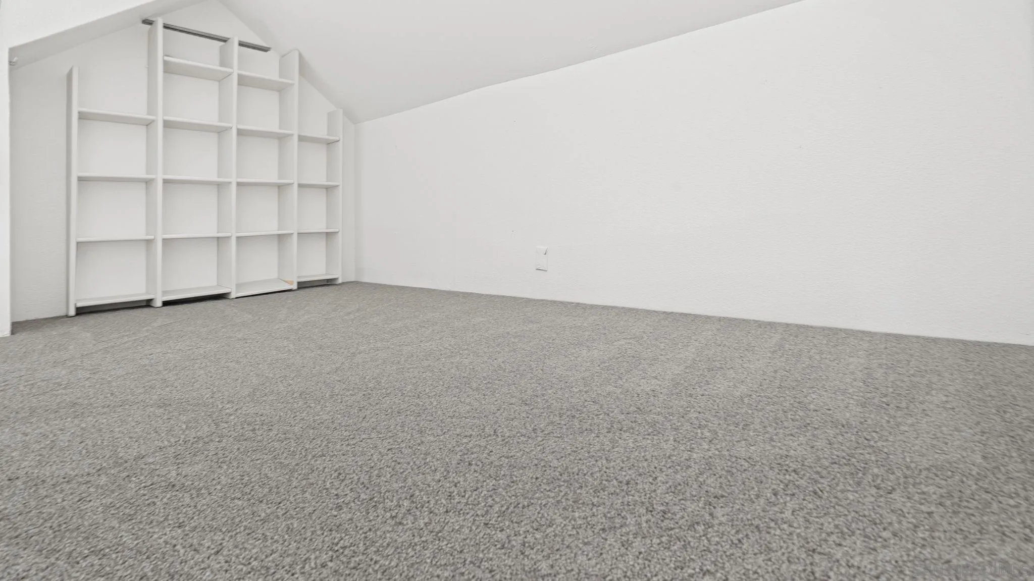 https://cdn.realtyfeed.com/cdn/127/260012543/1908e197114a1a0b32dcd25e6392c1bc.webp