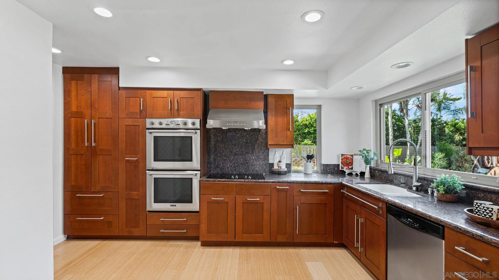 https://cdn.realtyfeed.com/cdn/127/260012543/59e8771b799607c1e91dc965b18eec1f.webp