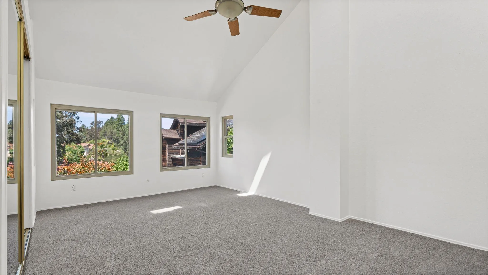 https://cdn.realtyfeed.com/cdn/127/260012543/a9cf289f40ee575f2532aa0212fc5533.webp
