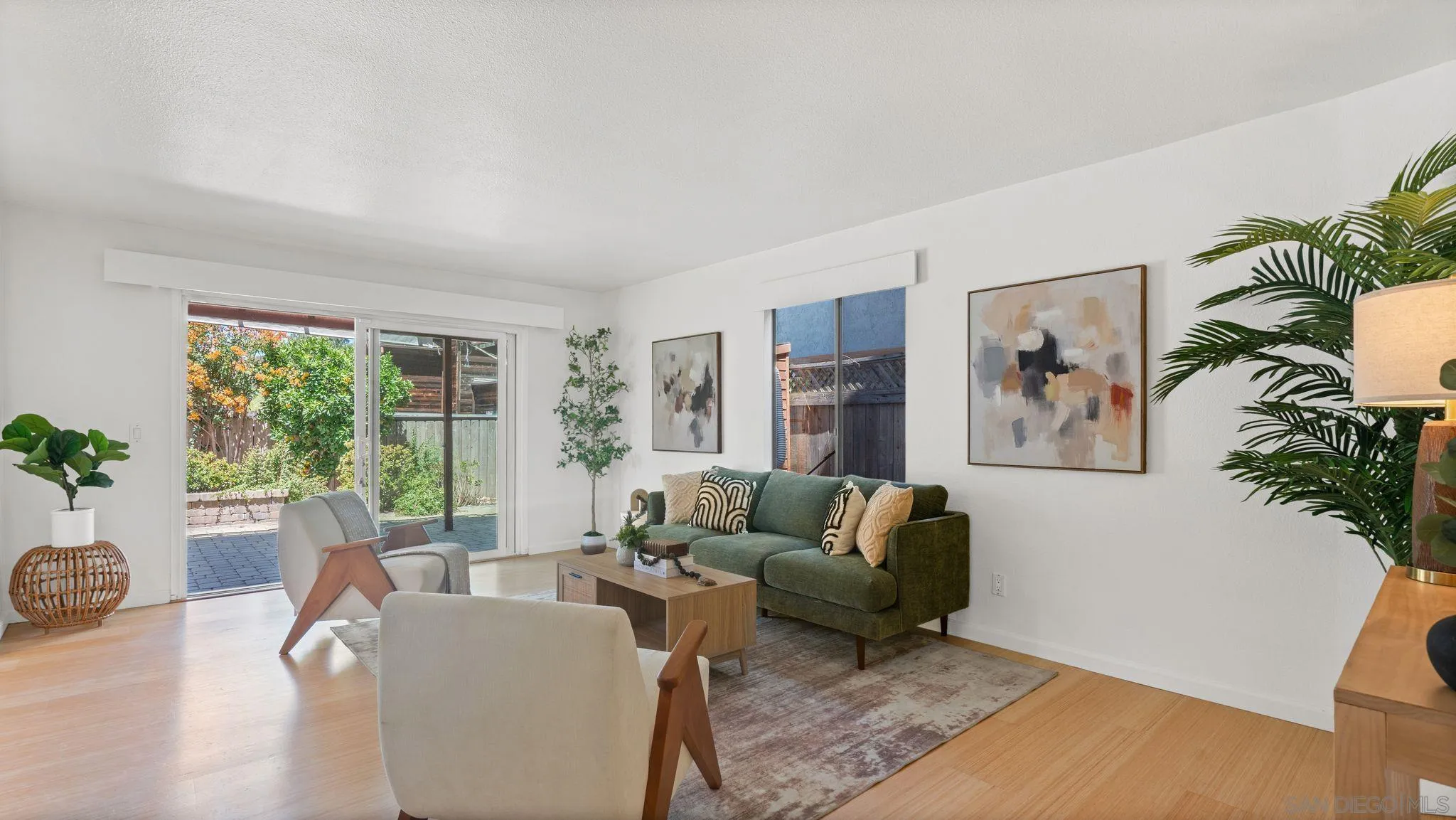 https://cdn.realtyfeed.com/cdn/127/260012543/c879fef7cf5355d4d7f44e482033a42b.webp