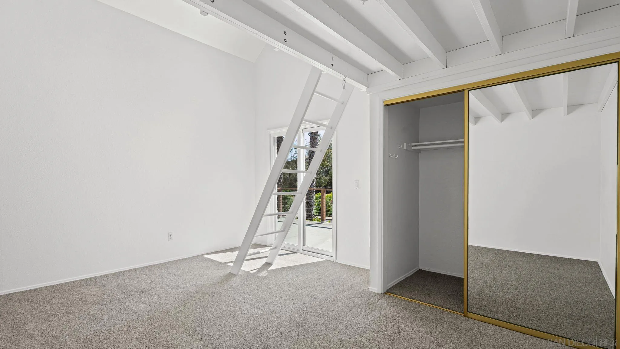 https://cdn.realtyfeed.com/cdn/127/260012543/e825528ad807e5c23301f3a0491bb3a6.webp