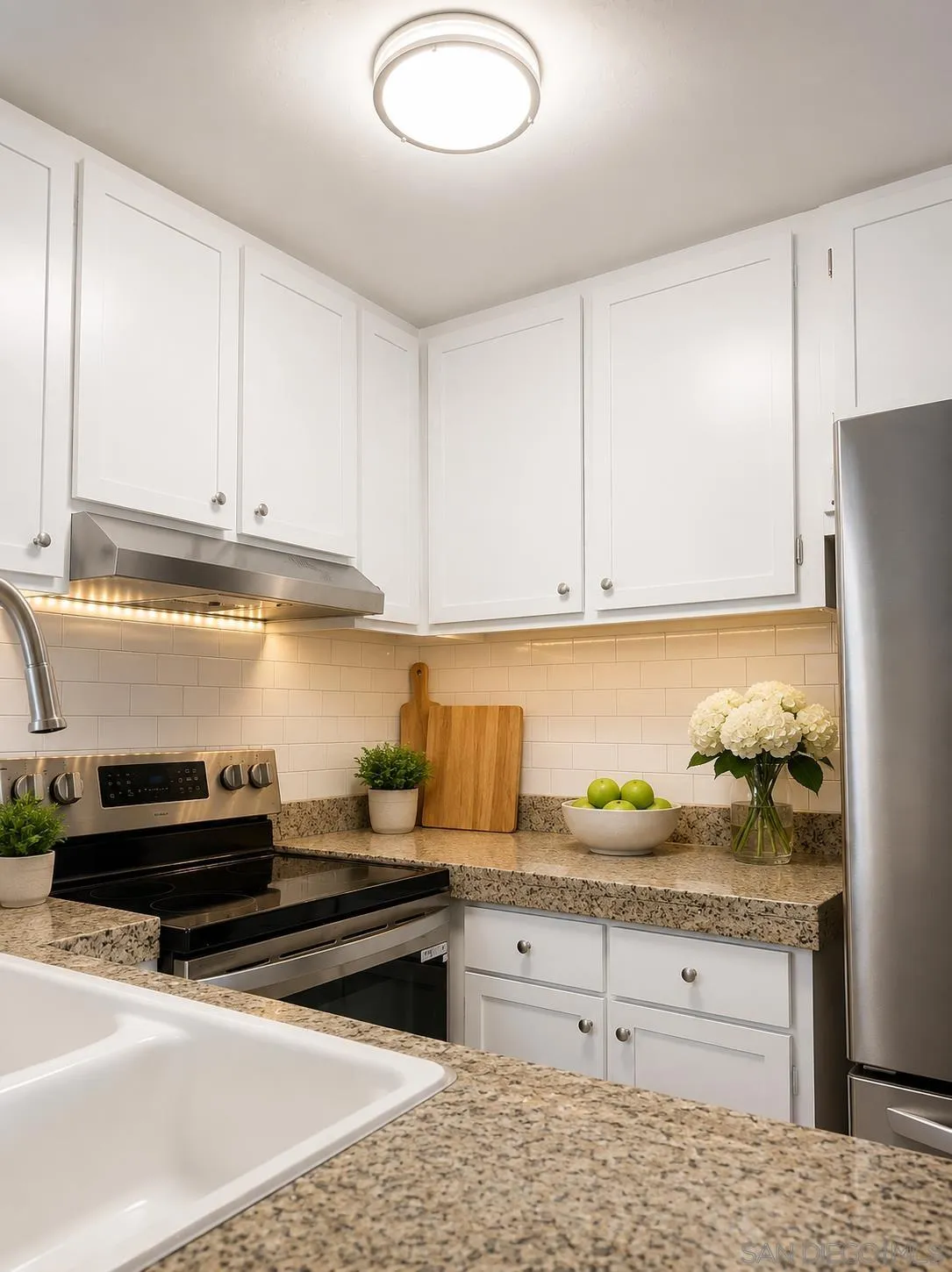 https://cdn.realtyfeed.com/cdn/127/260012545/e06cc9128bbdc461fc971a1e356b5154.webp