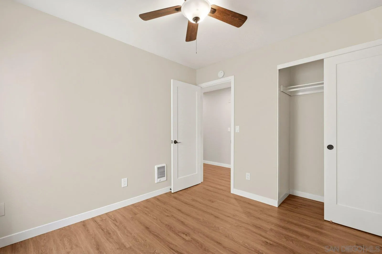 Photo #15: 260012546 Listing: Photo #15