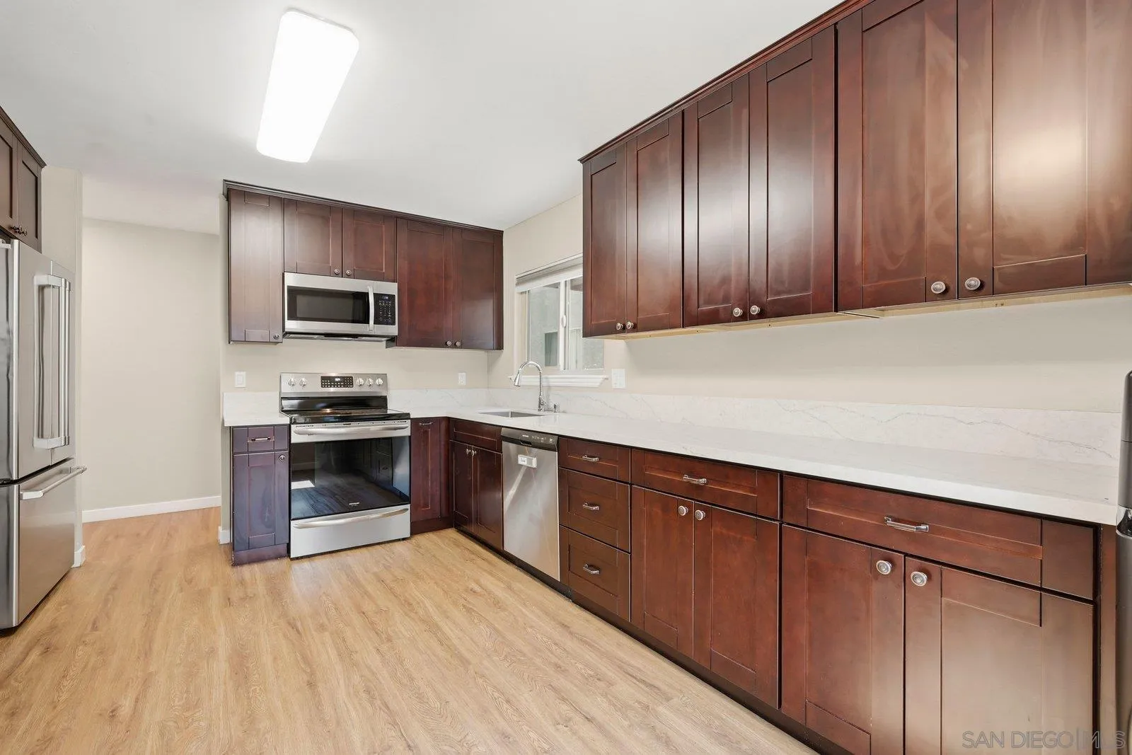 Photo #2: 260012546 Listing: Photo #2