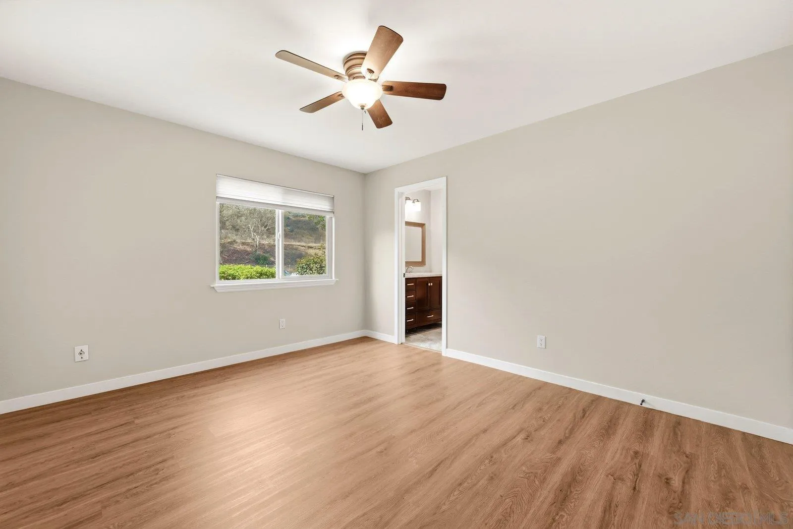 Photo #17: 260012546 Listing: Photo #17